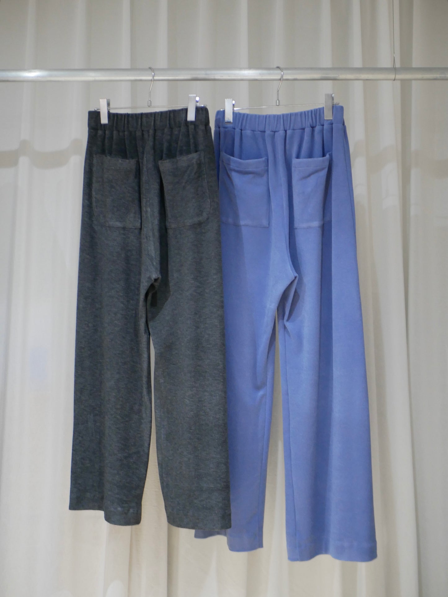 〔louise〕Louise slit hem pants「くつろぎに寄り添う」