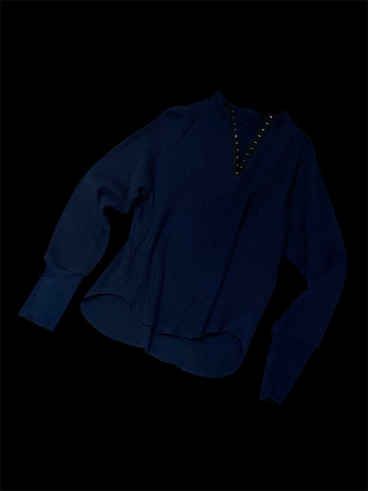 〔louise〕Hook thermal tops「部屋と街のあいだを繋ぐかたち」