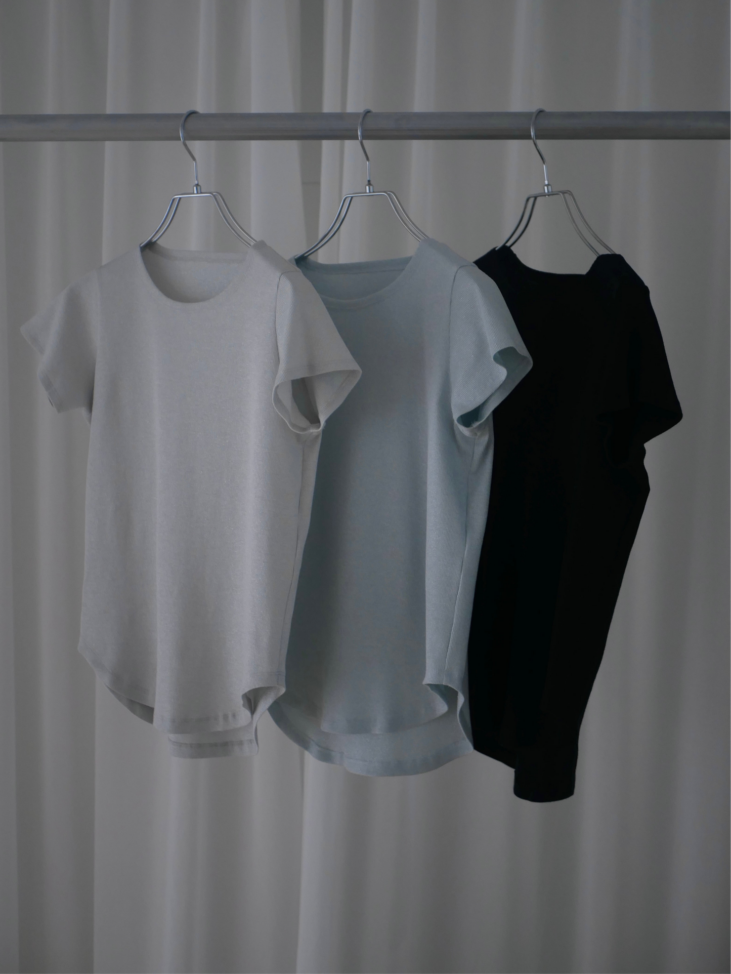 〔louise〕Rib inner half tops「さりげなく、きらめきを纏う」