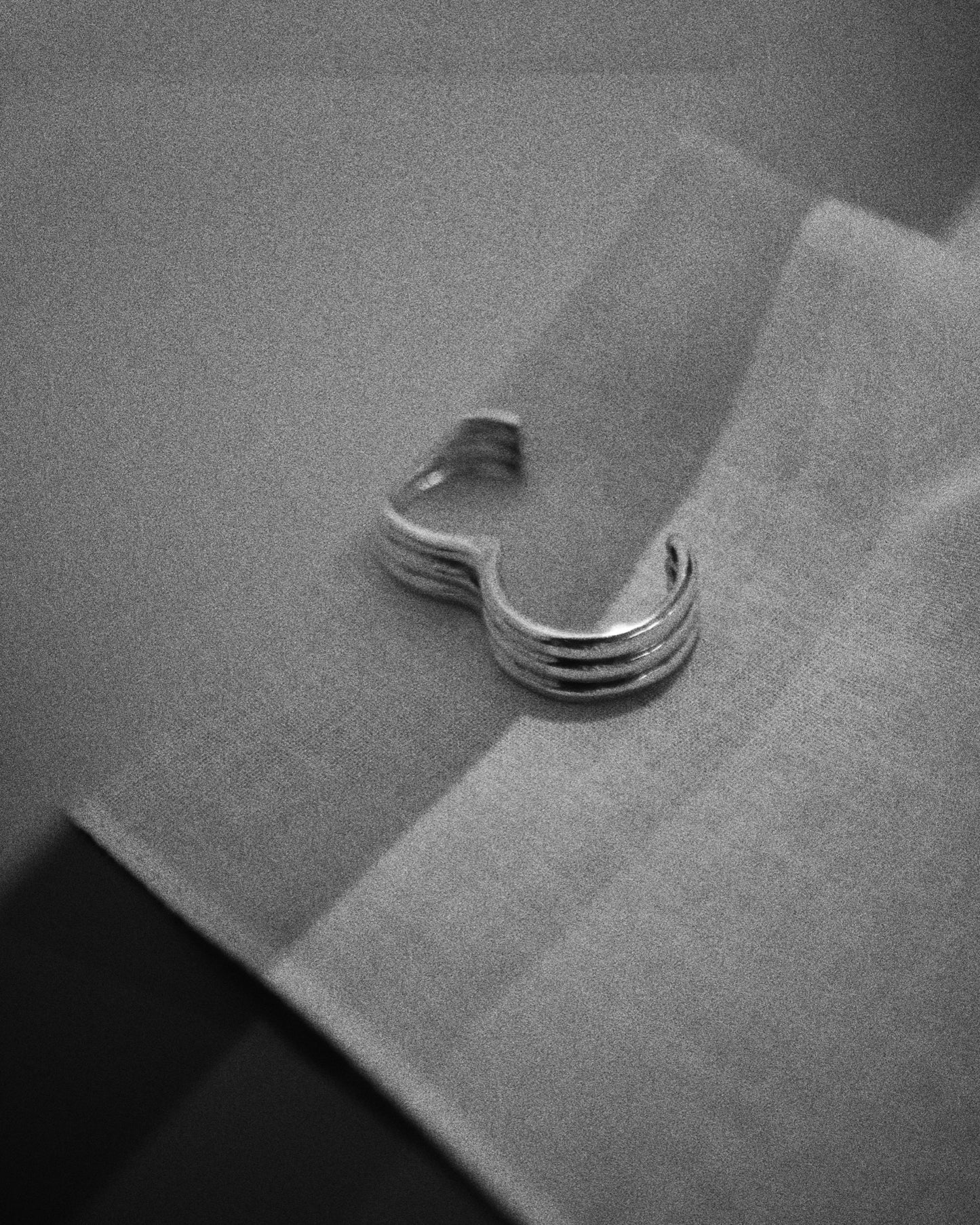 【受注生産〜12/31迄受付】〔small article〕Arch double ring「指の上に小さなプロダクト」