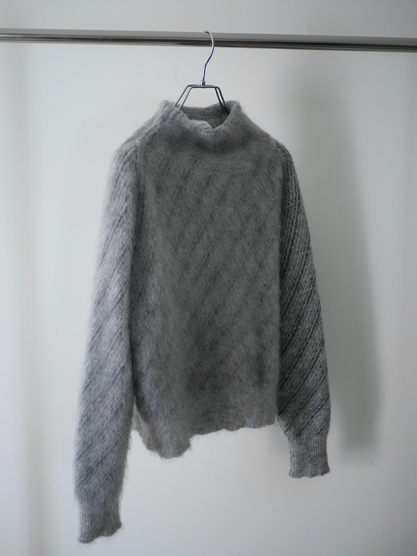 〔rich〕Mohair knit pullover〔Hair〕「静けさの中で揺れる白の記憶」