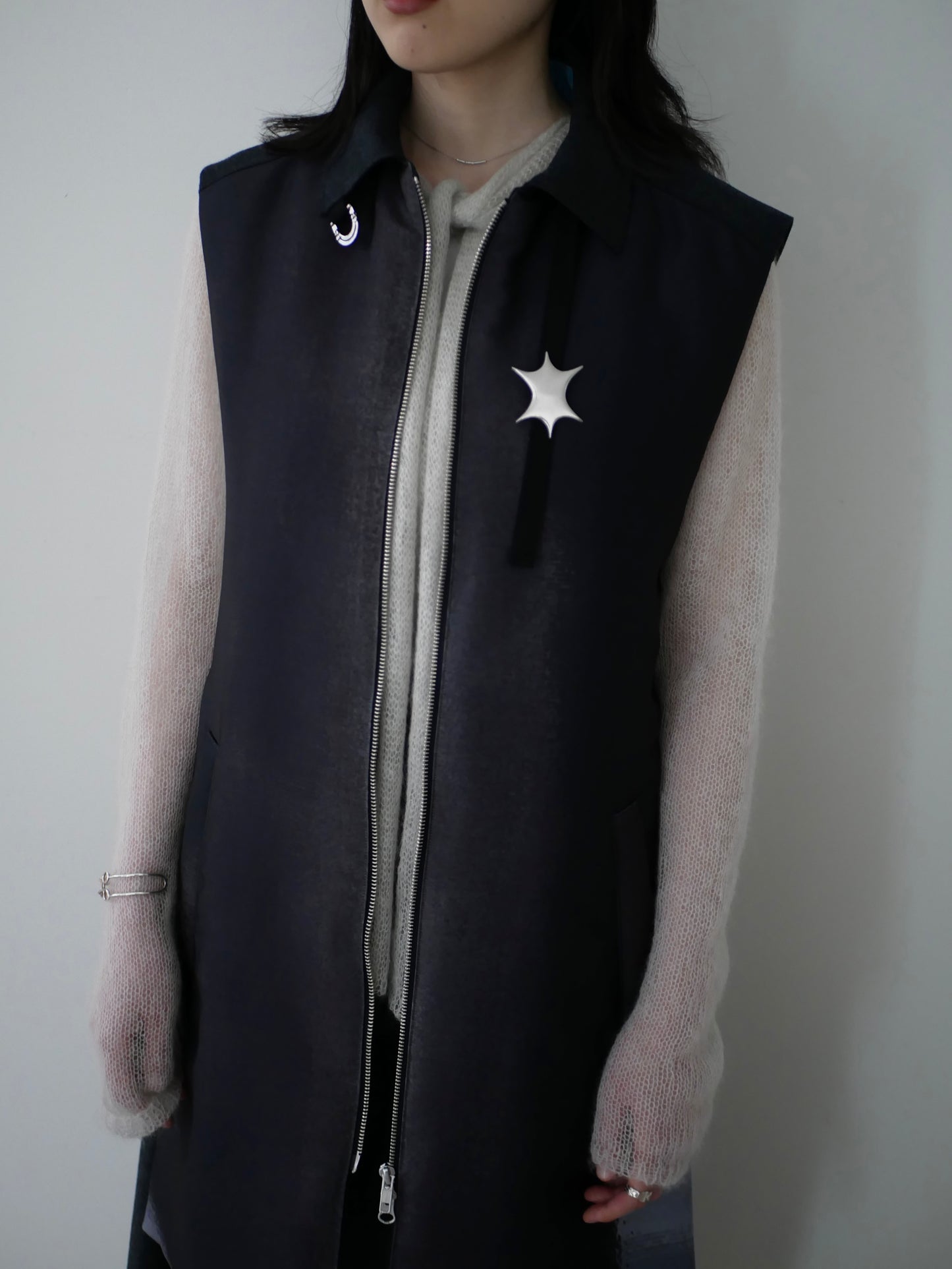 【Last one】〔plain〕 Slit inner vest