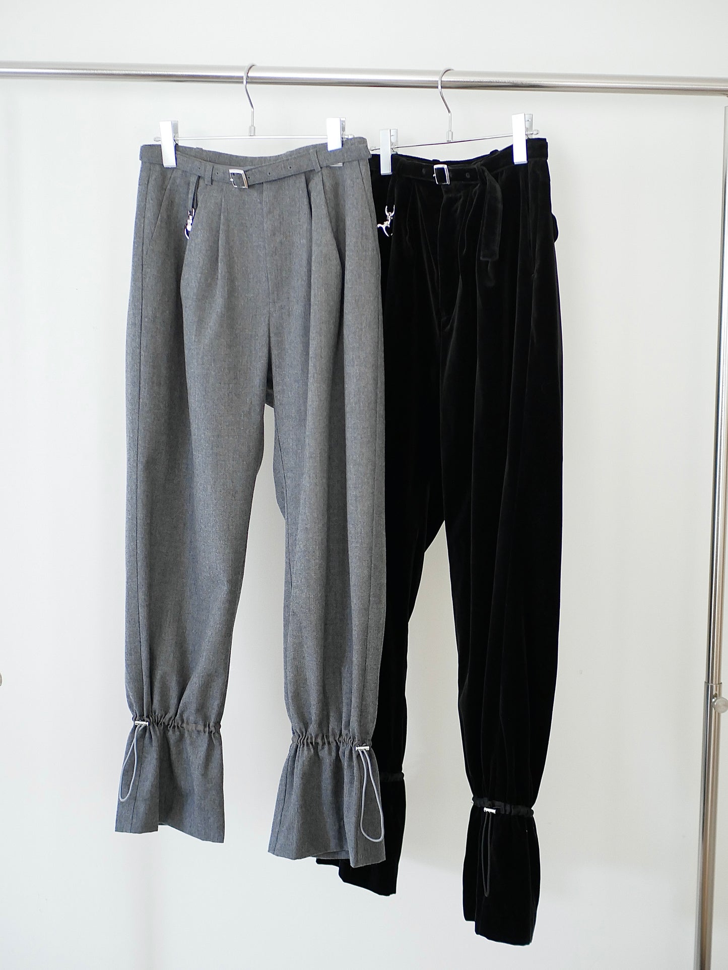 【Last one】〔rich〕 Silver hook & shirring pants「静かな主張を足元に」