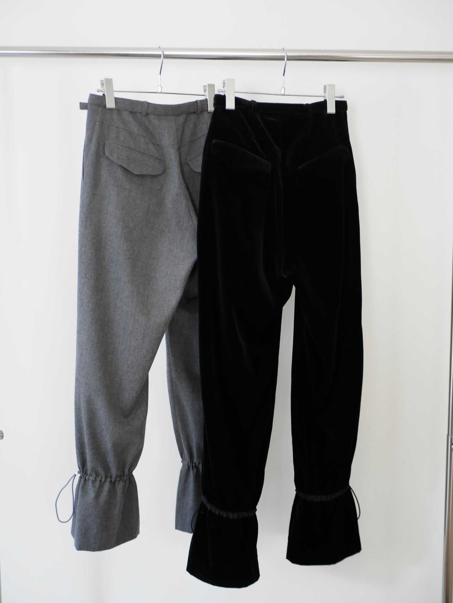【Last one】〔rich〕 Silver hook & shirring pants「静かな主張を足元に」