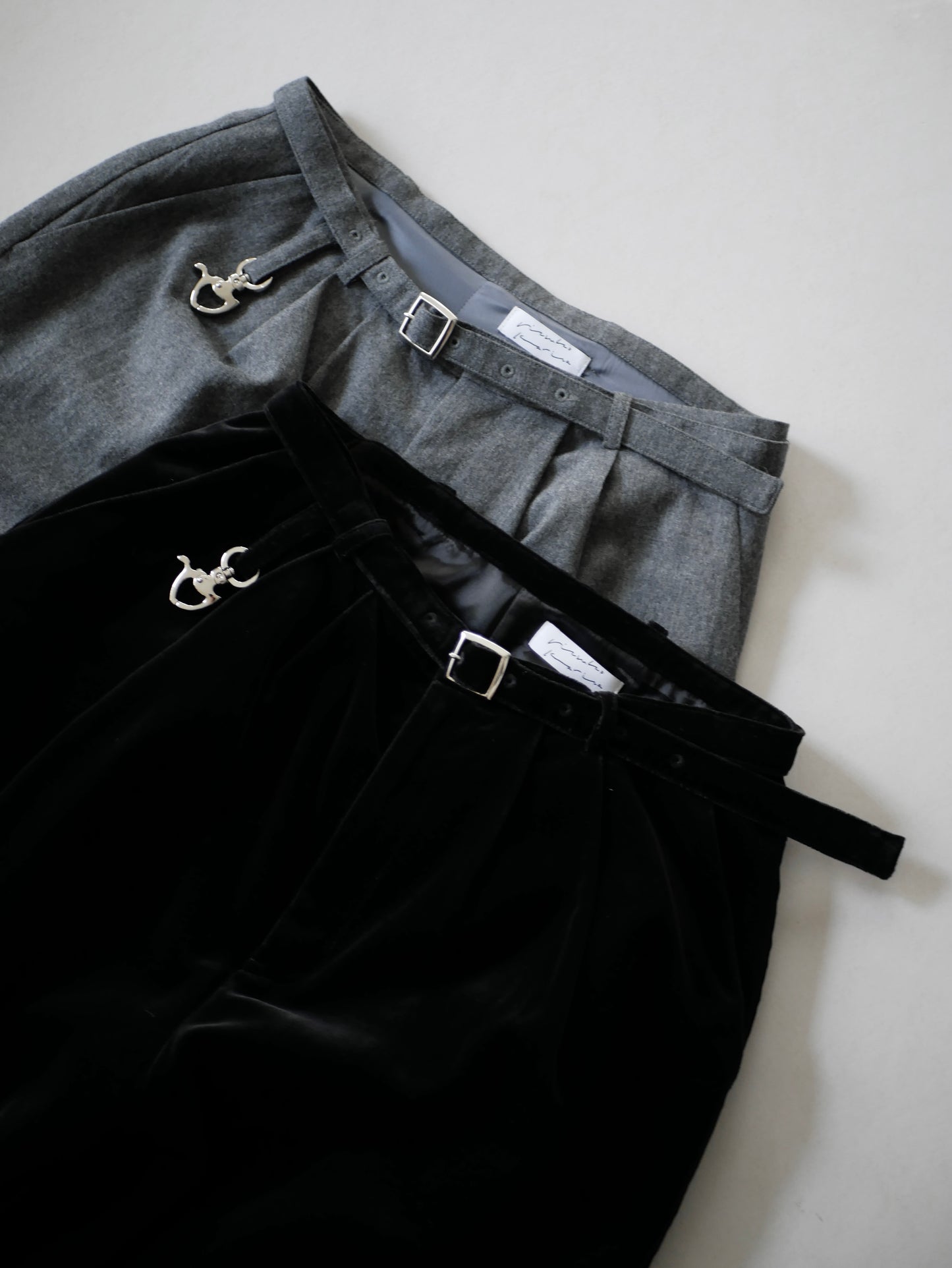 【Last one】〔rich〕 Silver hook & shirring pants「静かな主張を足元に」