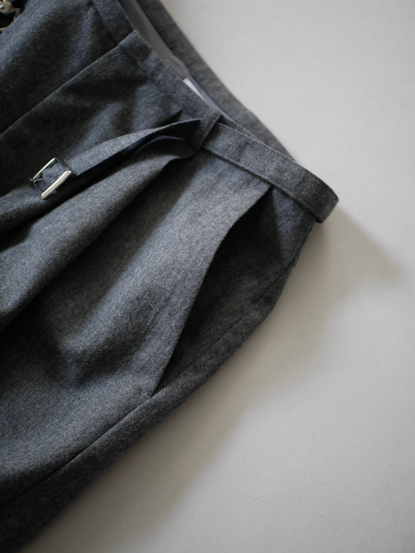 【Last one】〔rich〕 Silver hook & shirring pants「静かな主張を足元に」