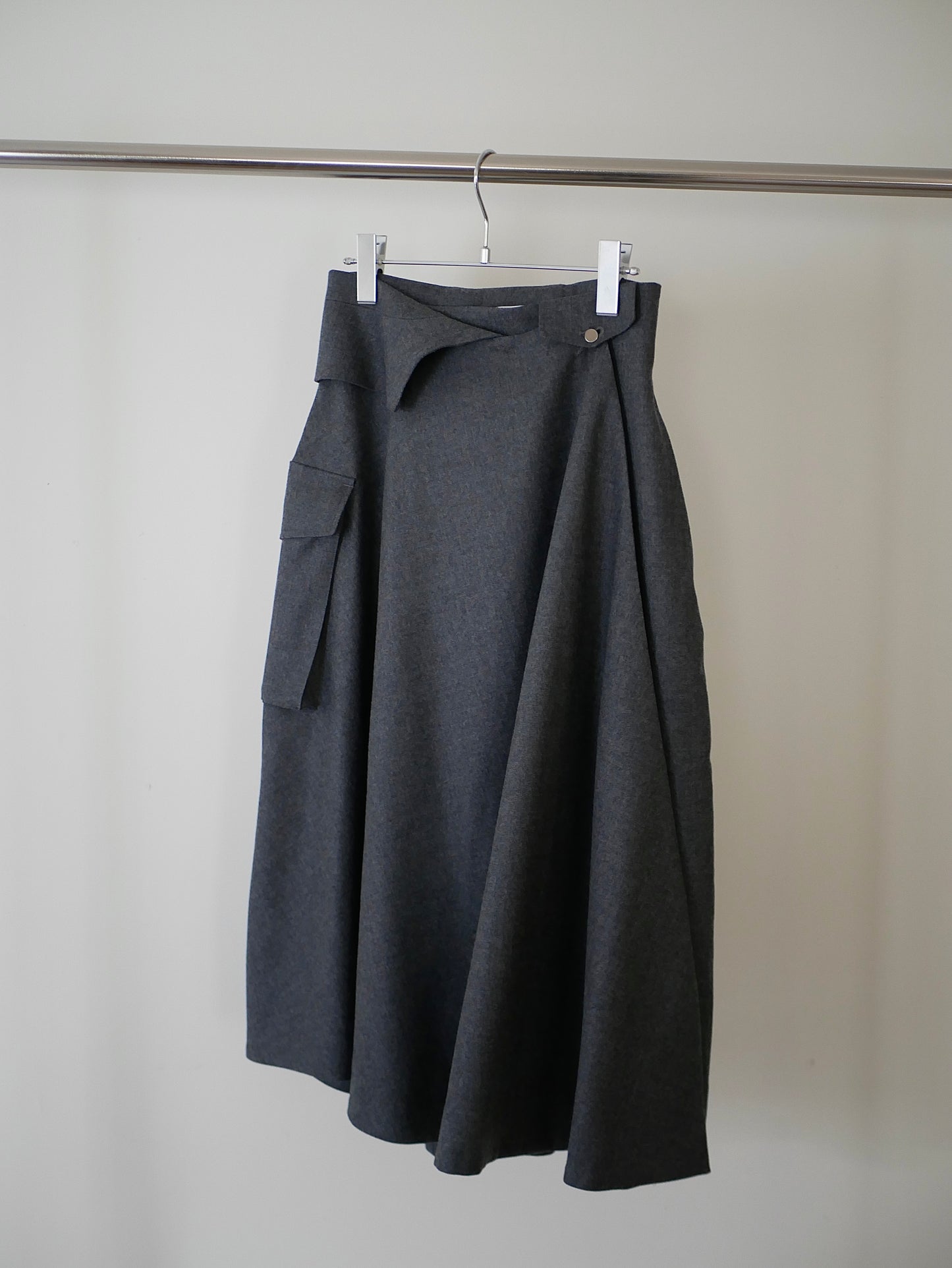 〔rich〕 Handkerchief rap skirt「立体とドレープの間で」