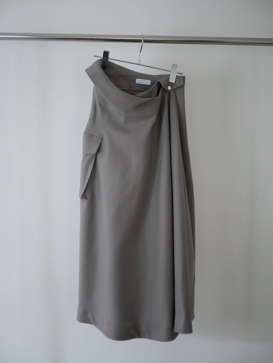 〔rich〕 Handkerchief rap skirt「立体とドレープの間で」