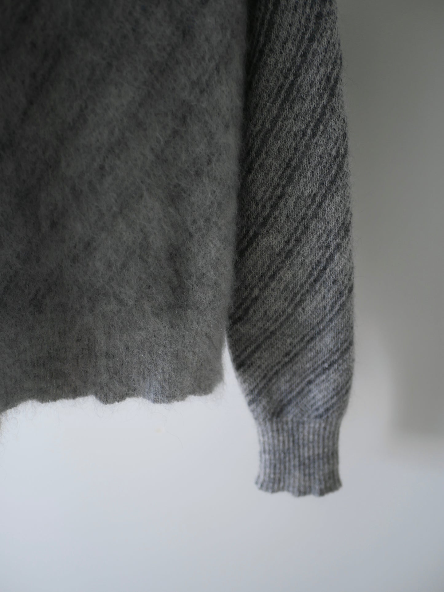 〔rich〕Mohair knit pullover〔Hair〕「静けさの中で揺れる白の記憶」