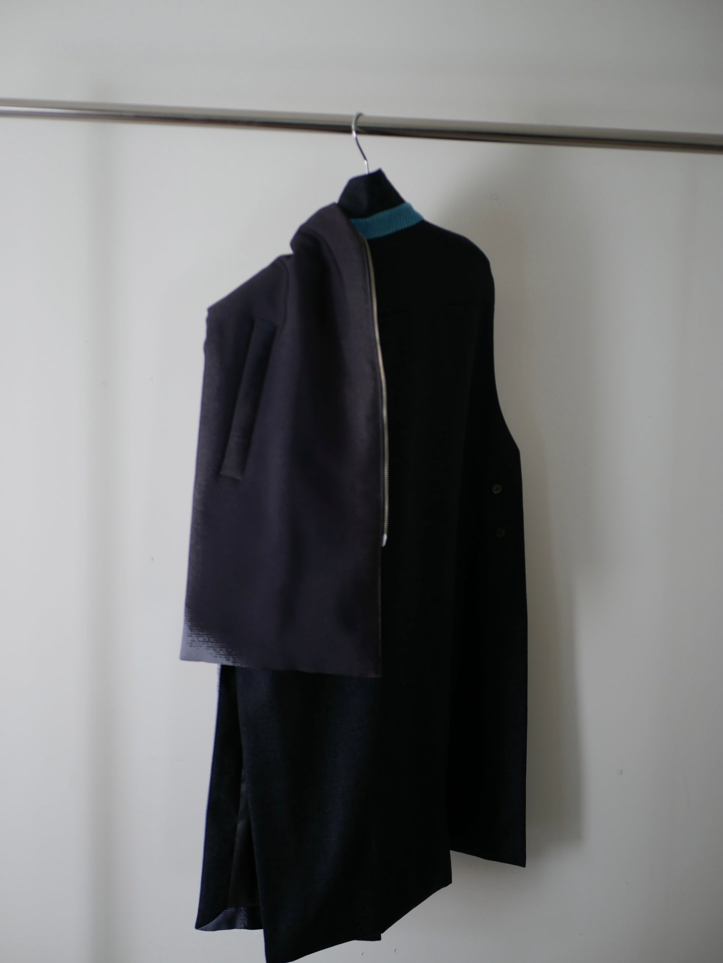 【Last one】〔plain〕 Slit inner vest