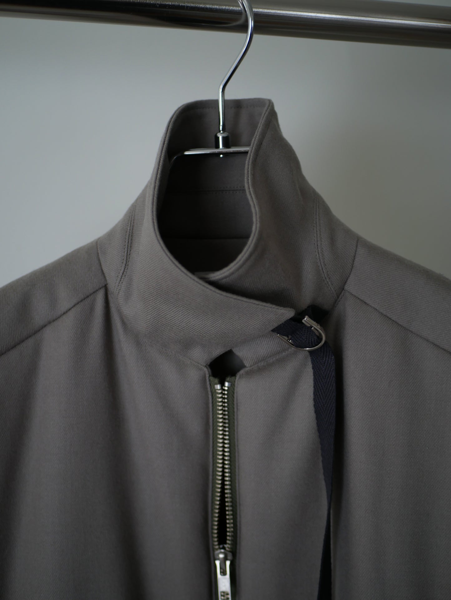 【Last one】〔plain〕 Slit inner vest