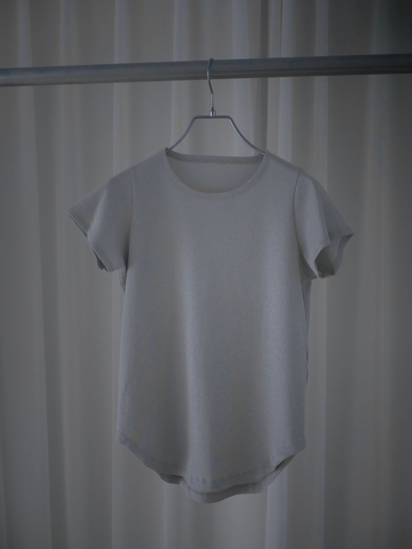 〔louise〕Rib inner half tops「さりげなく、きらめきを纏う」