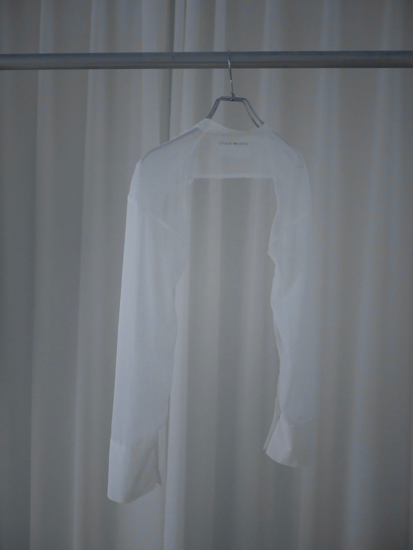 〔plain〕Arm cape tops〔cover〕「肌を透かす軽やかさ」