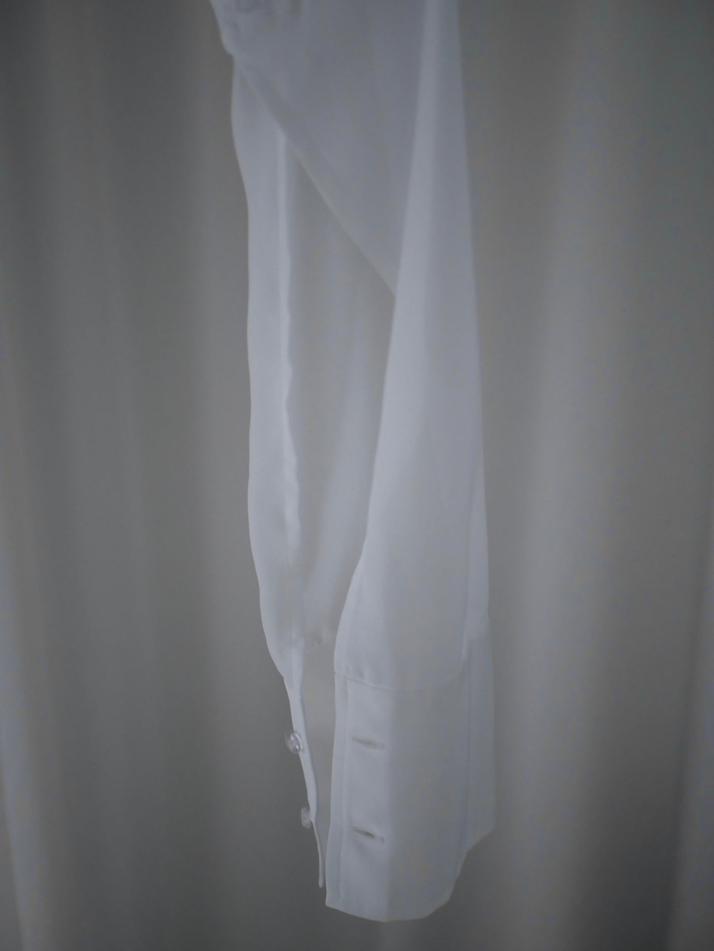 〔plain〕Arm cape tops〔cover〕「肌を透かす軽やかさ」