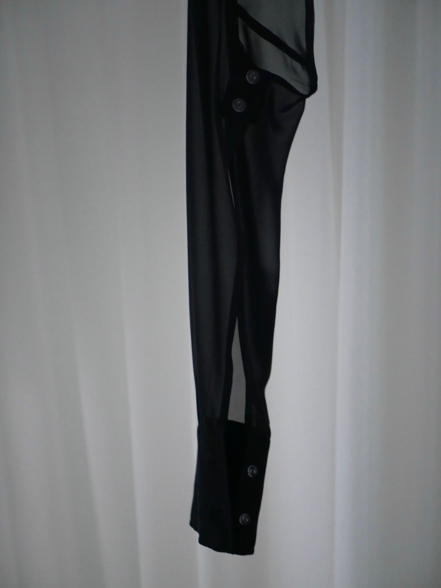 〔plain〕Arm cape tops〔cover〕「肌を透かす軽やかさ」