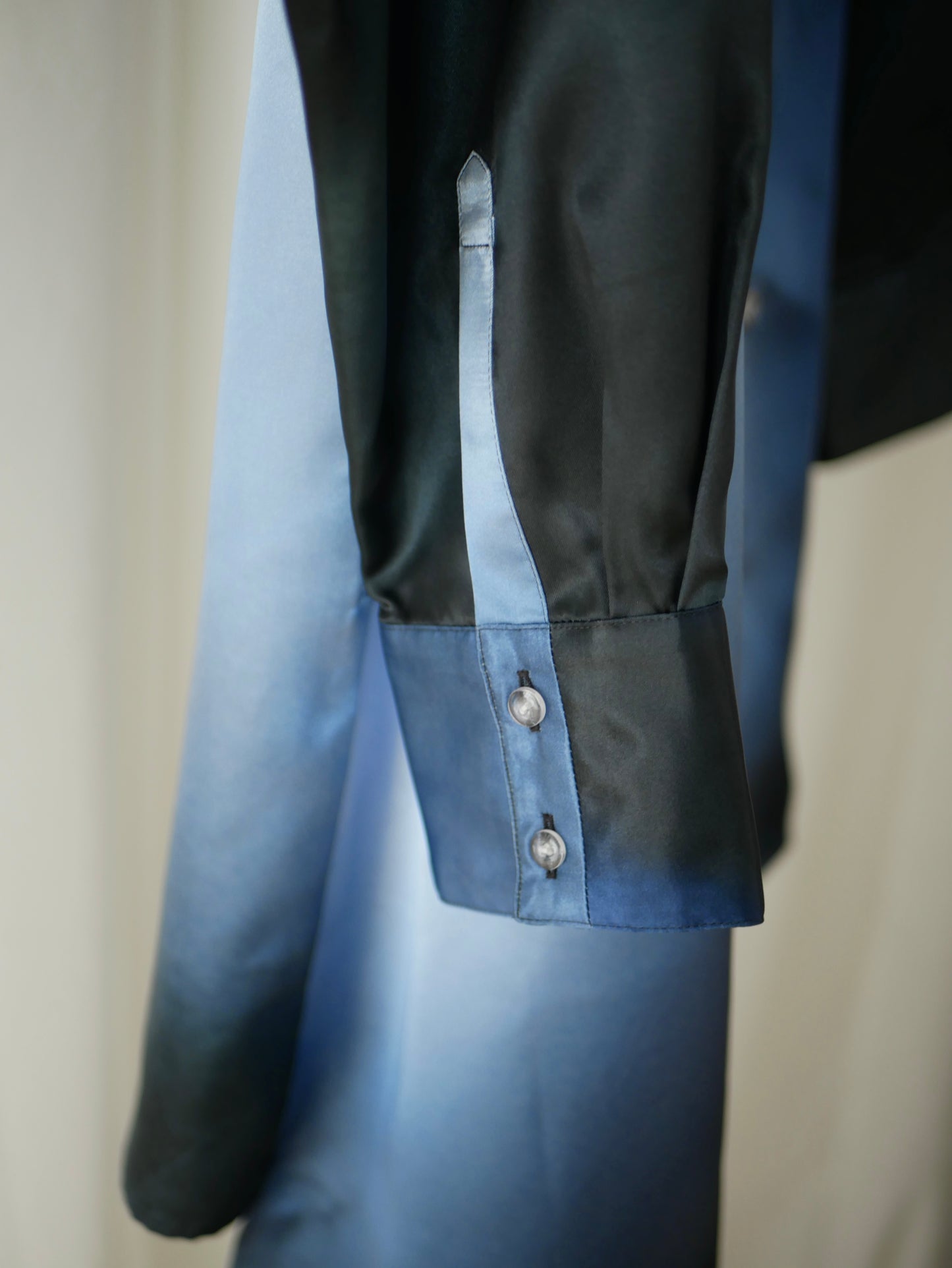 〔rich〕Coolness shirt one-piece「光をまとい、影と遊ぶ」