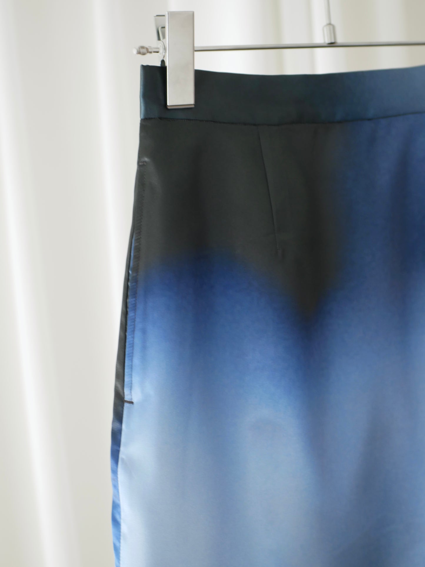 〔rich〕Dripping tight skirt (Print)「光をすべらせ、輪郭を遊ぶ」