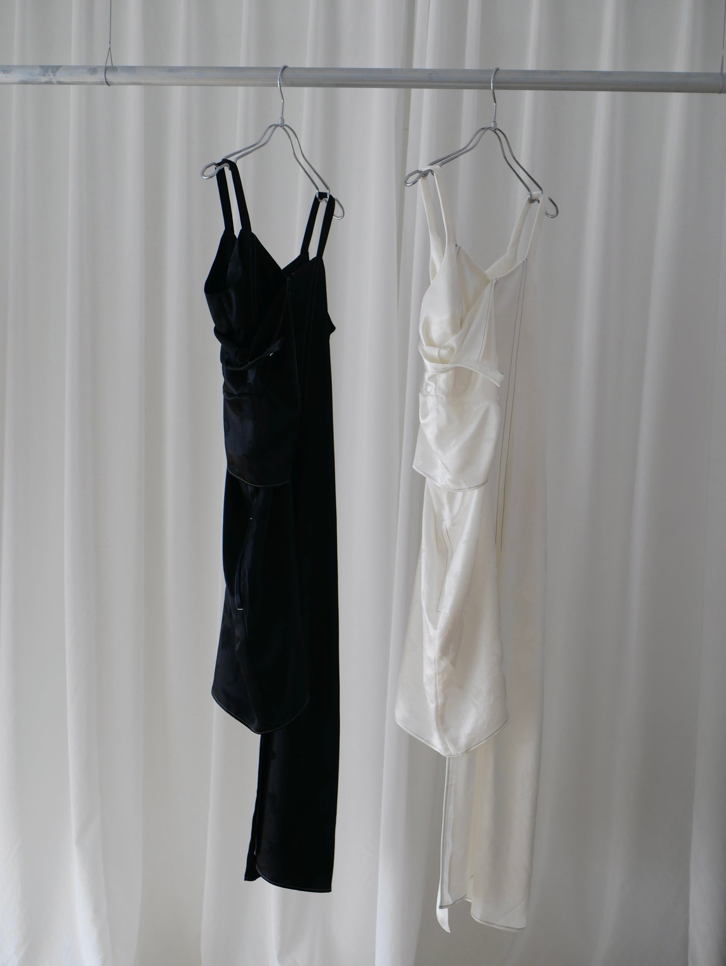 【Last one】〔rich〕Docking one-piece 「ゆらぎと構築、そのどちらも」