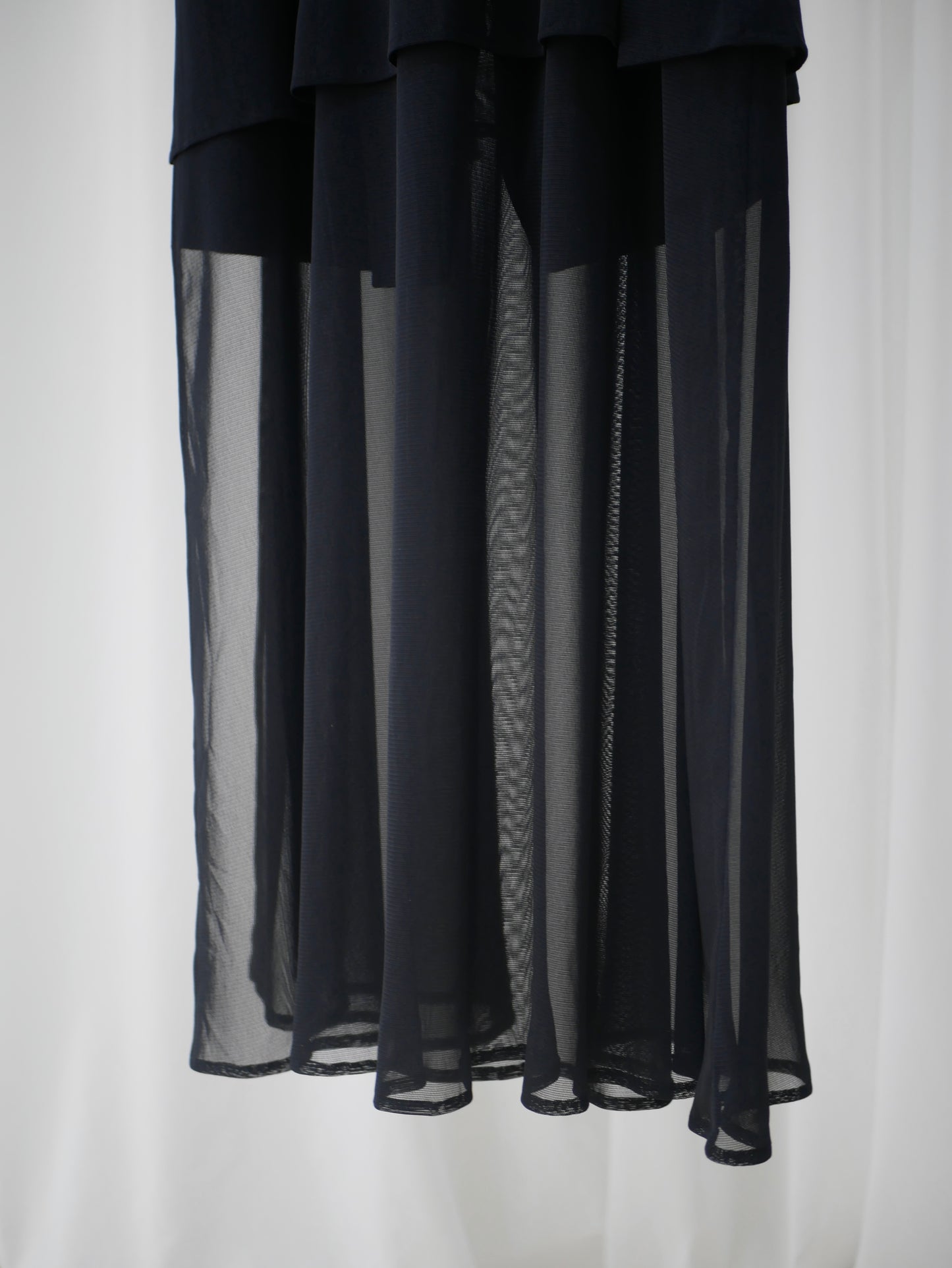 〔plain〕Sheer half jump suit「透ける余韻、重ねる静寂」