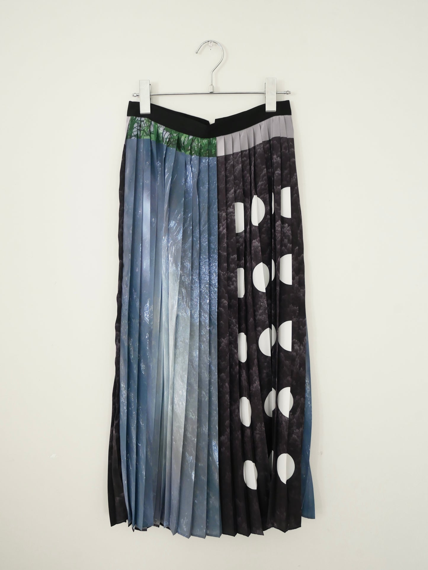 〔rich〕Collage print pleats skirt「断片の中をすべる風」