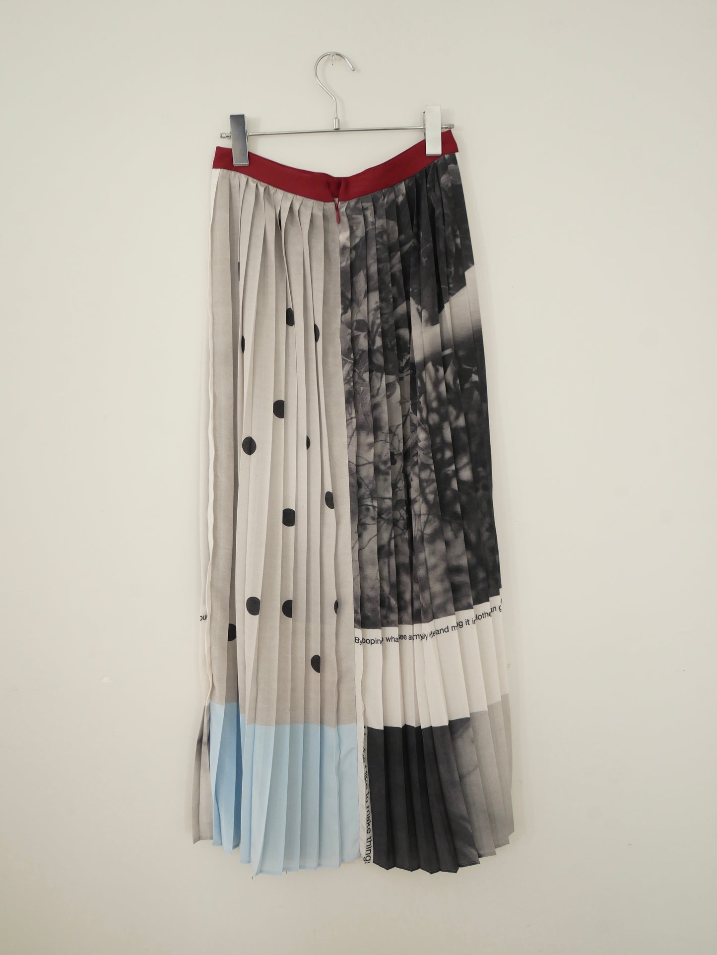 〔rich〕Collage print pleats skirt「断片の中をすべる風」