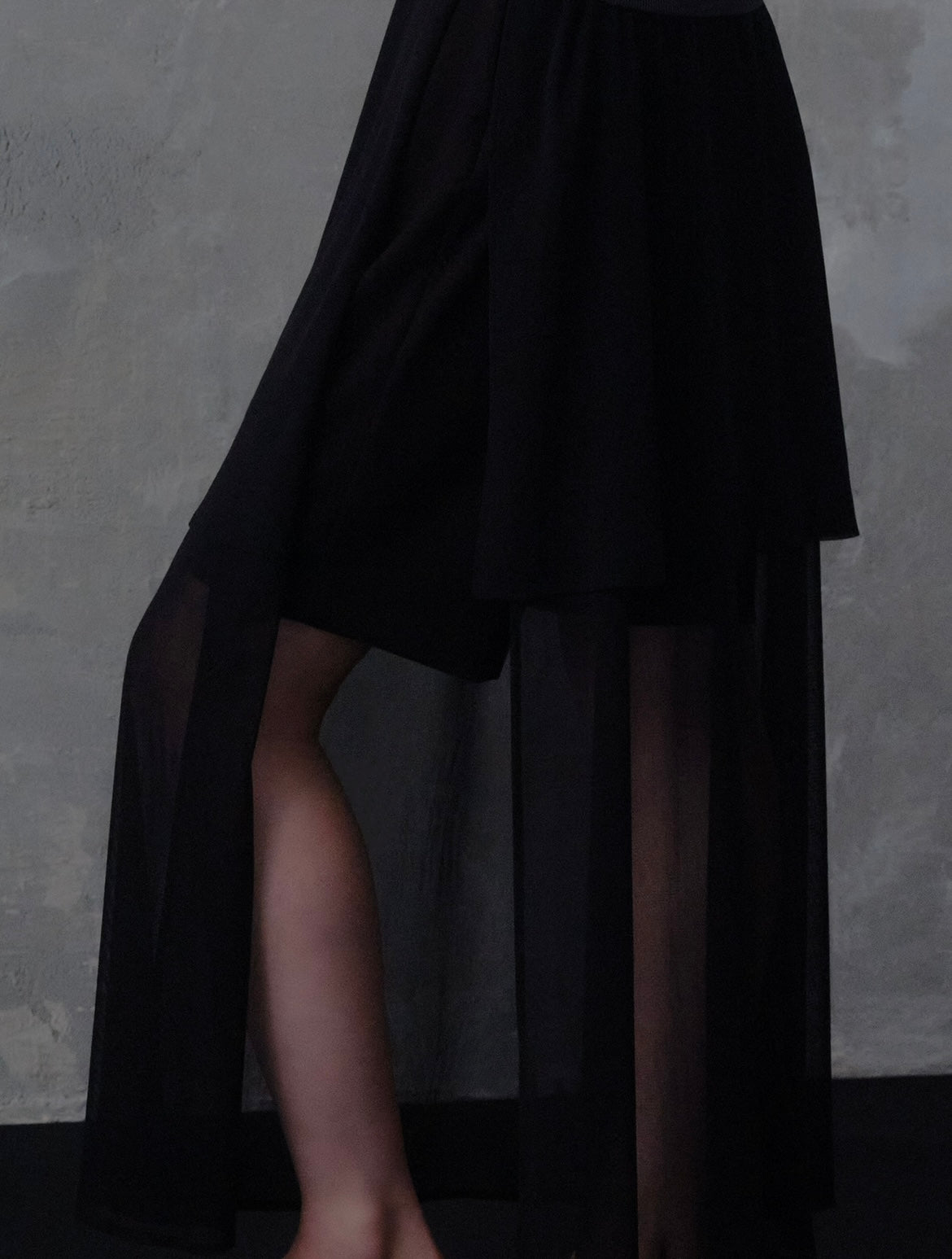 〔plain〕Sheer half jump suit「透ける余韻、重ねる静寂」