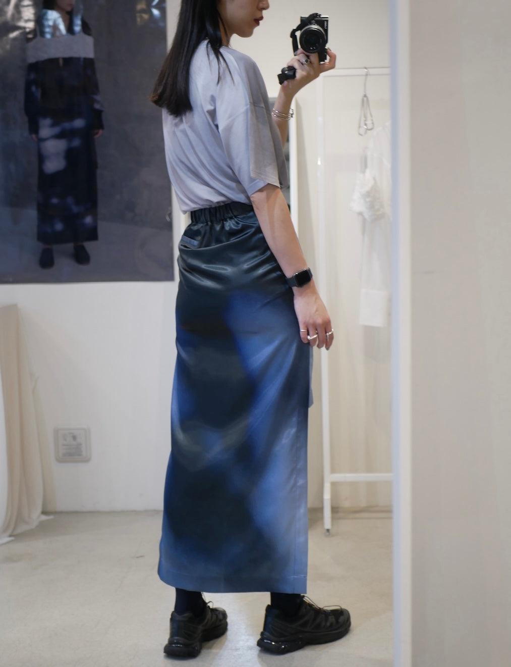 〔rich〕Dripping tight skirt (Print)「光をすべらせ、輪郭を遊ぶ」