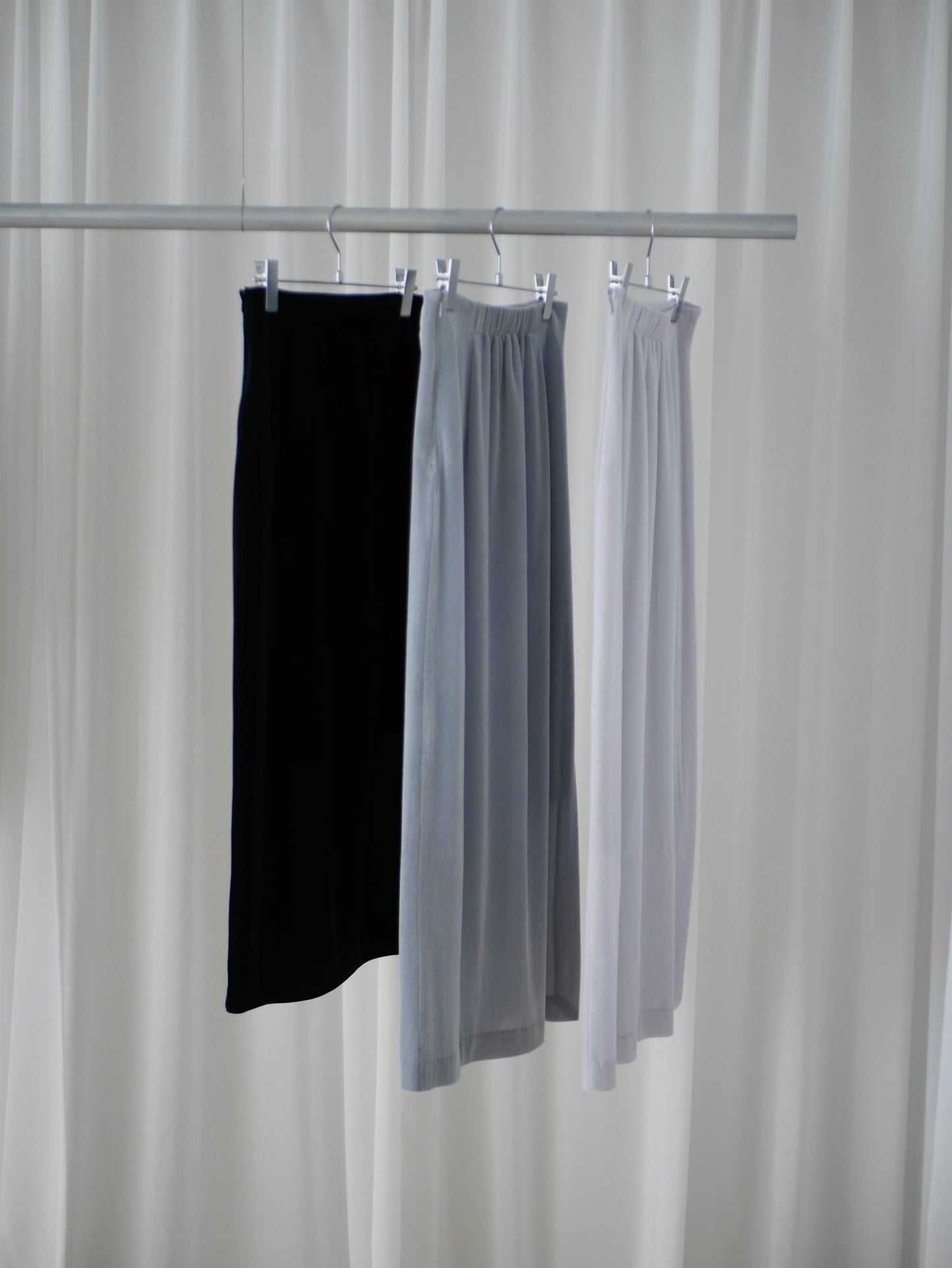 〔plain〕Sheer velour slit skirt