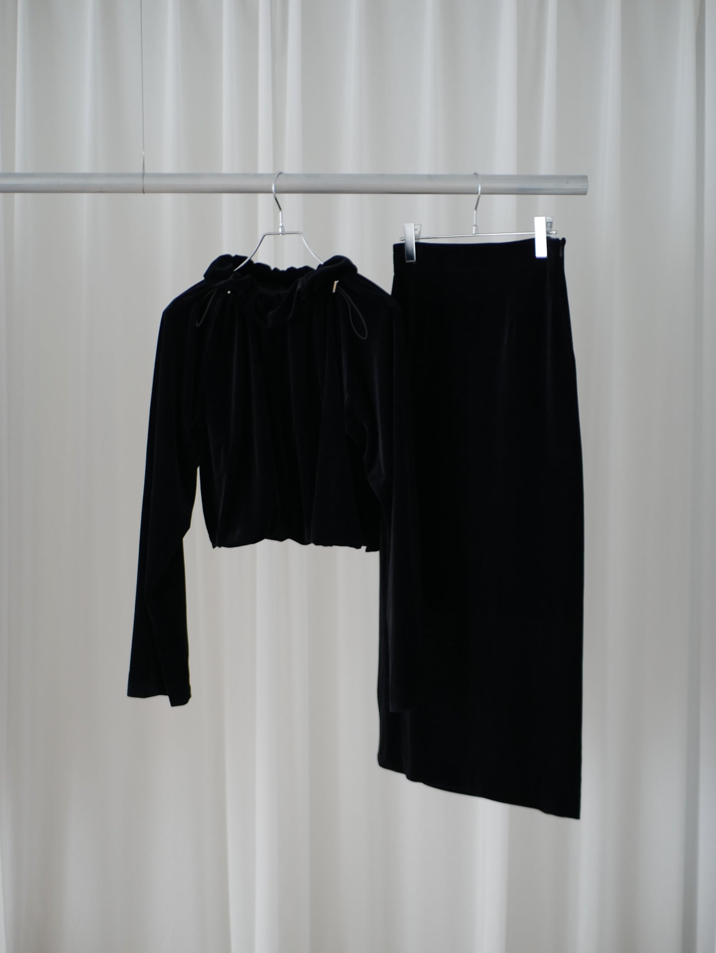 〔plain〕Sheer velour slit skirt