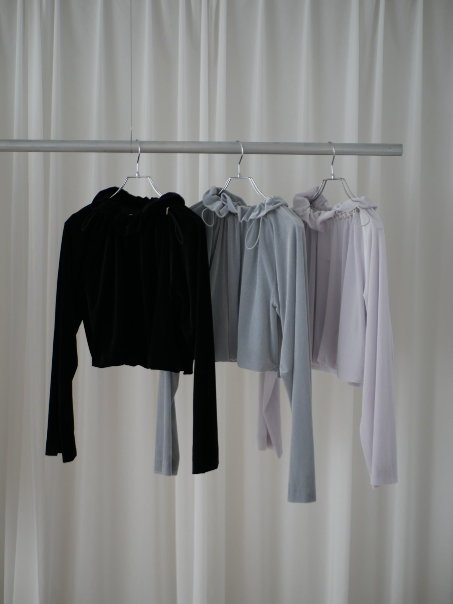 〔plain〕Sheer velour gather tops「とろみと透けで輪郭をぼかす」