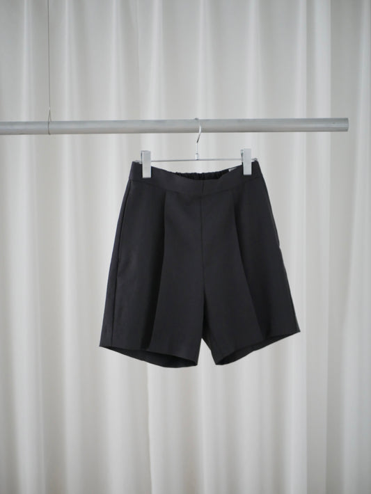 〔plain〕Plain short pants 「静けさを纏う足元」