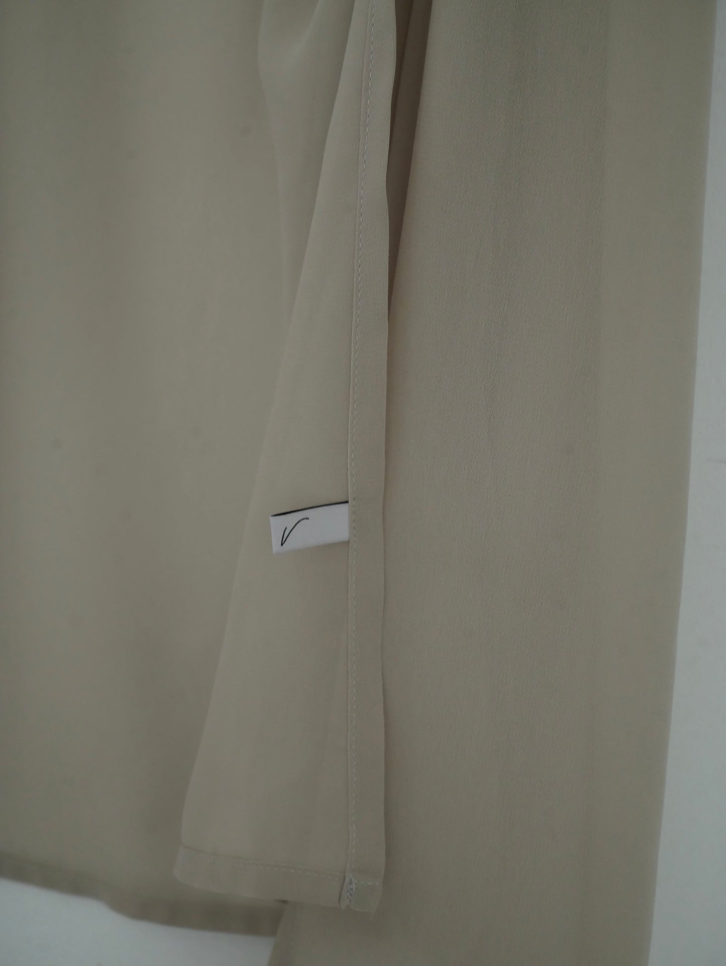 〔plain〕Arm cape tops