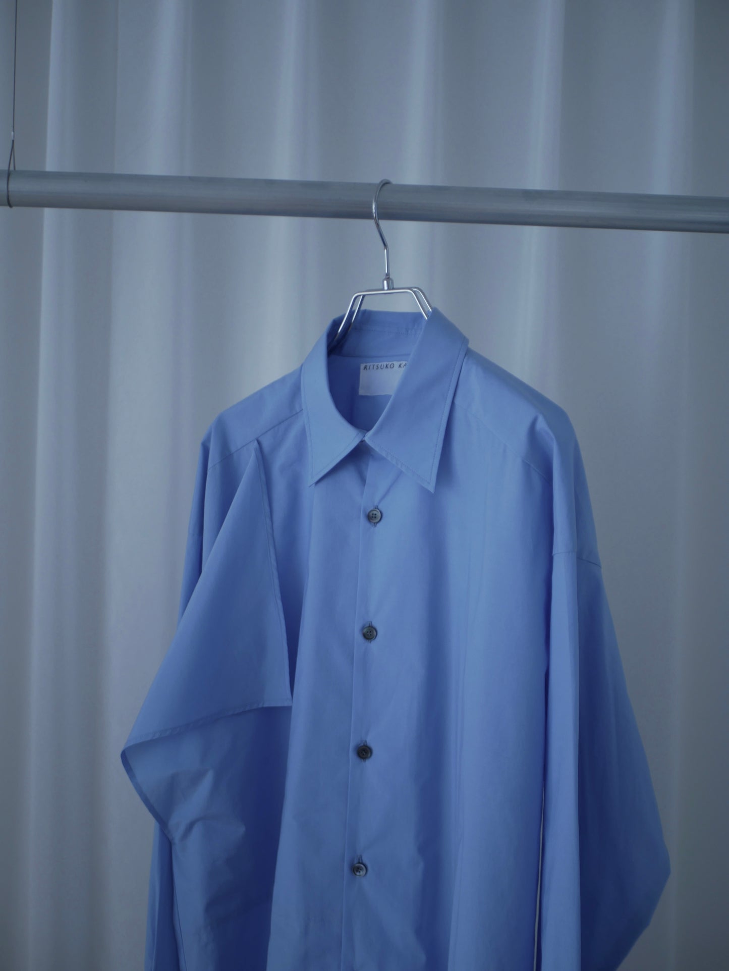 〔plain〕Drooping box shirts・unisex「誰のかたちにも馴染むシャツ」
