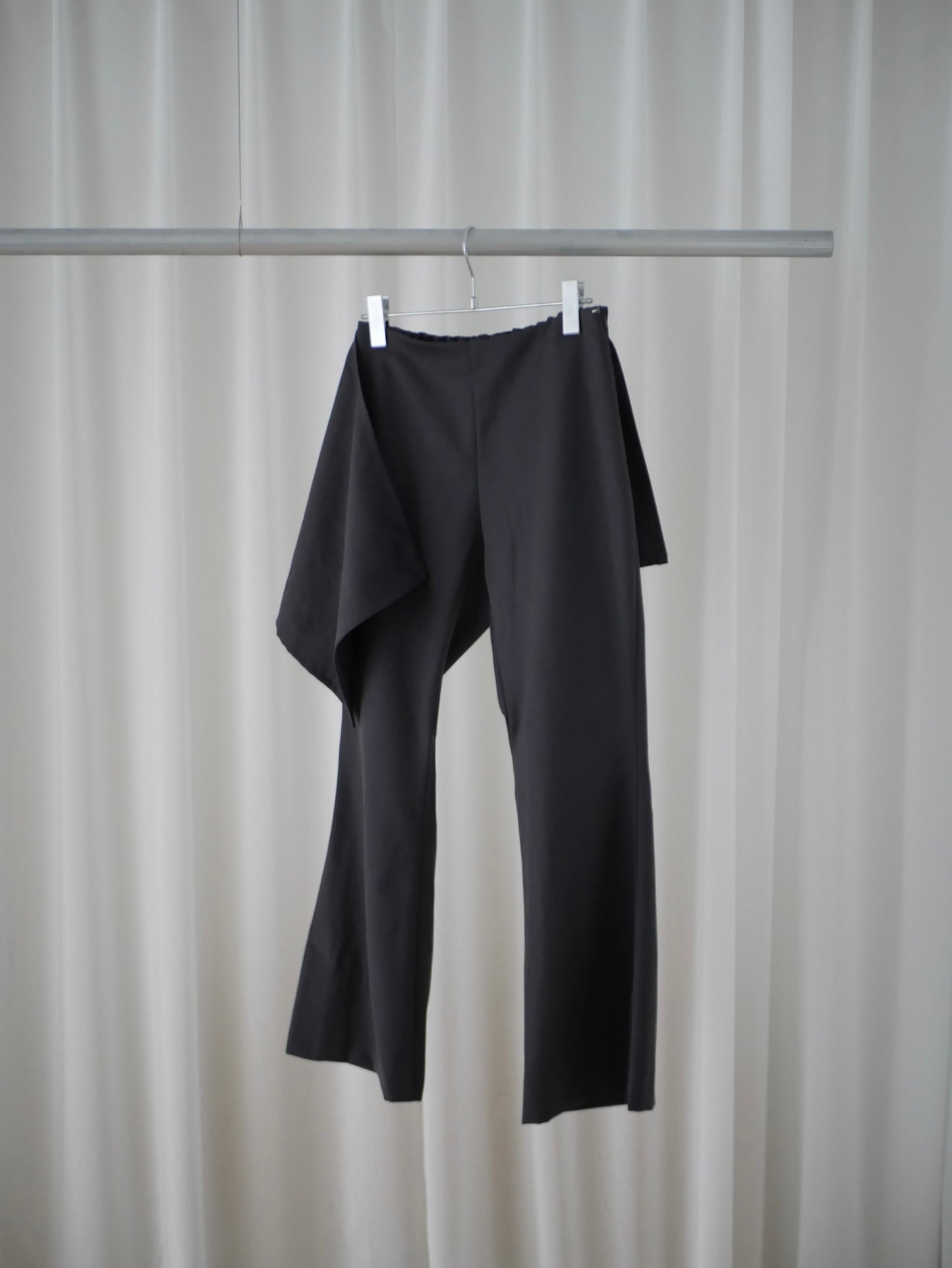 〔plain〕Plain lap pants
