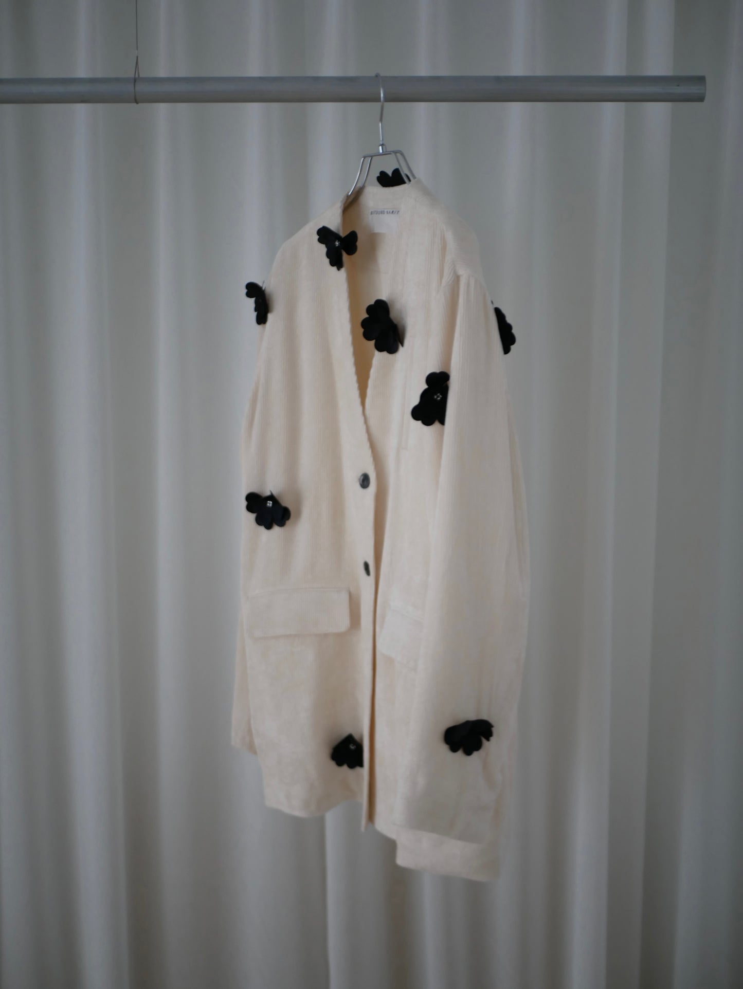 【Last one】〔rich〕Black flower collarless jacket
