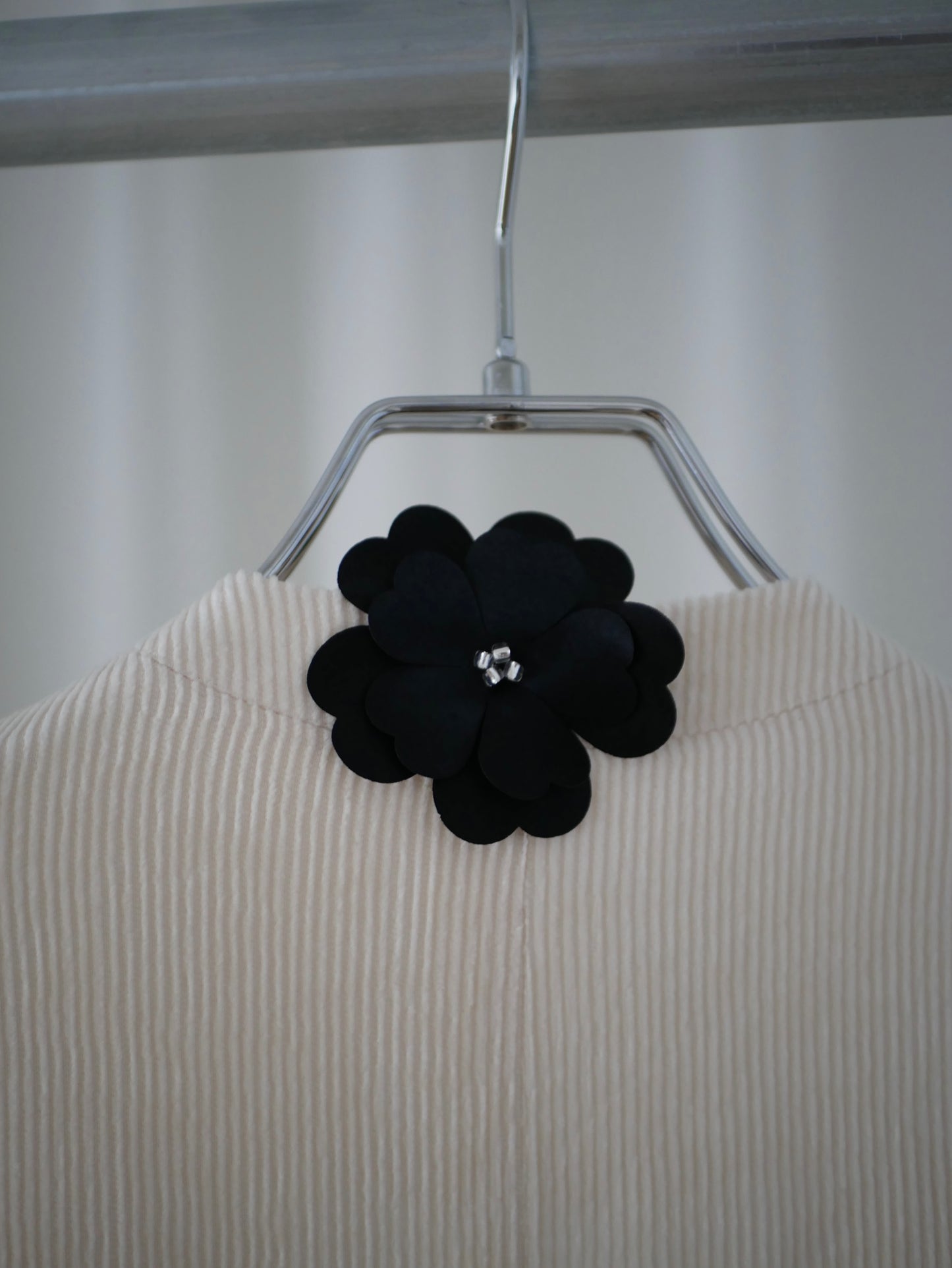 【Last one】〔rich〕Black flower collarless jacket