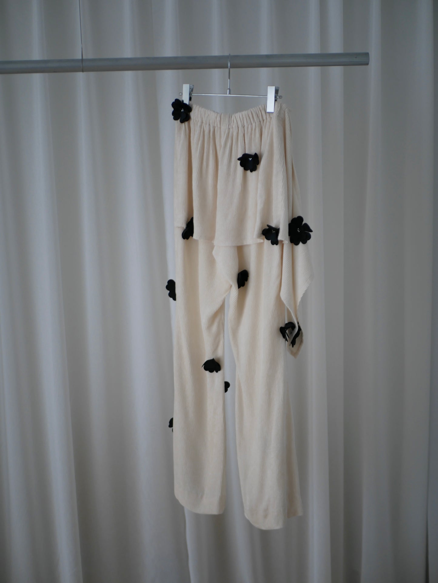 〔rich〕Black flower lap pants