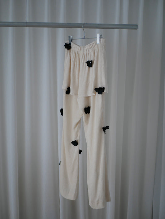 【Last one】〔rich〕Black flower lap pants「重なりの中に花が咲く」