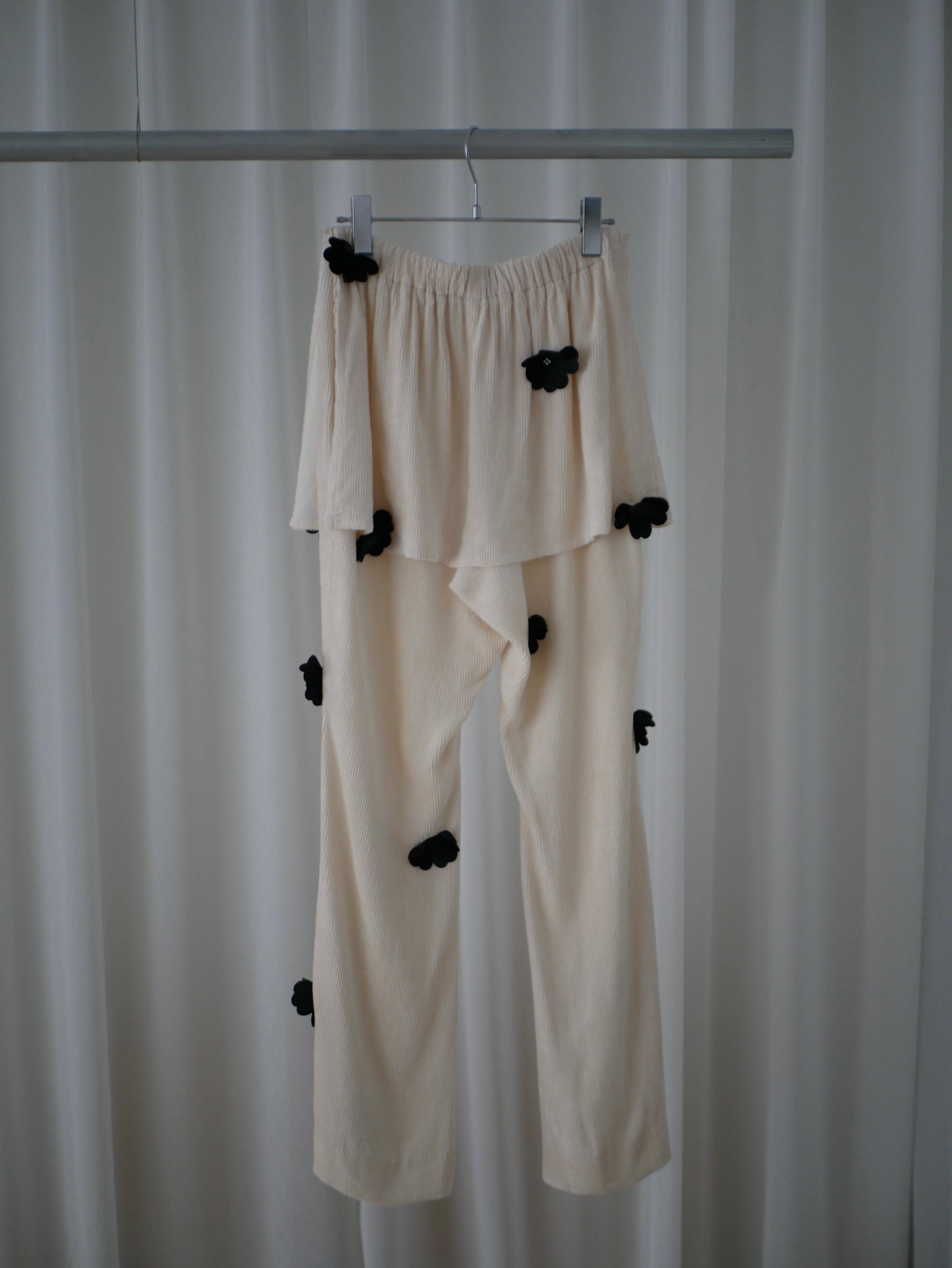 〔rich〕Black flower lap pants