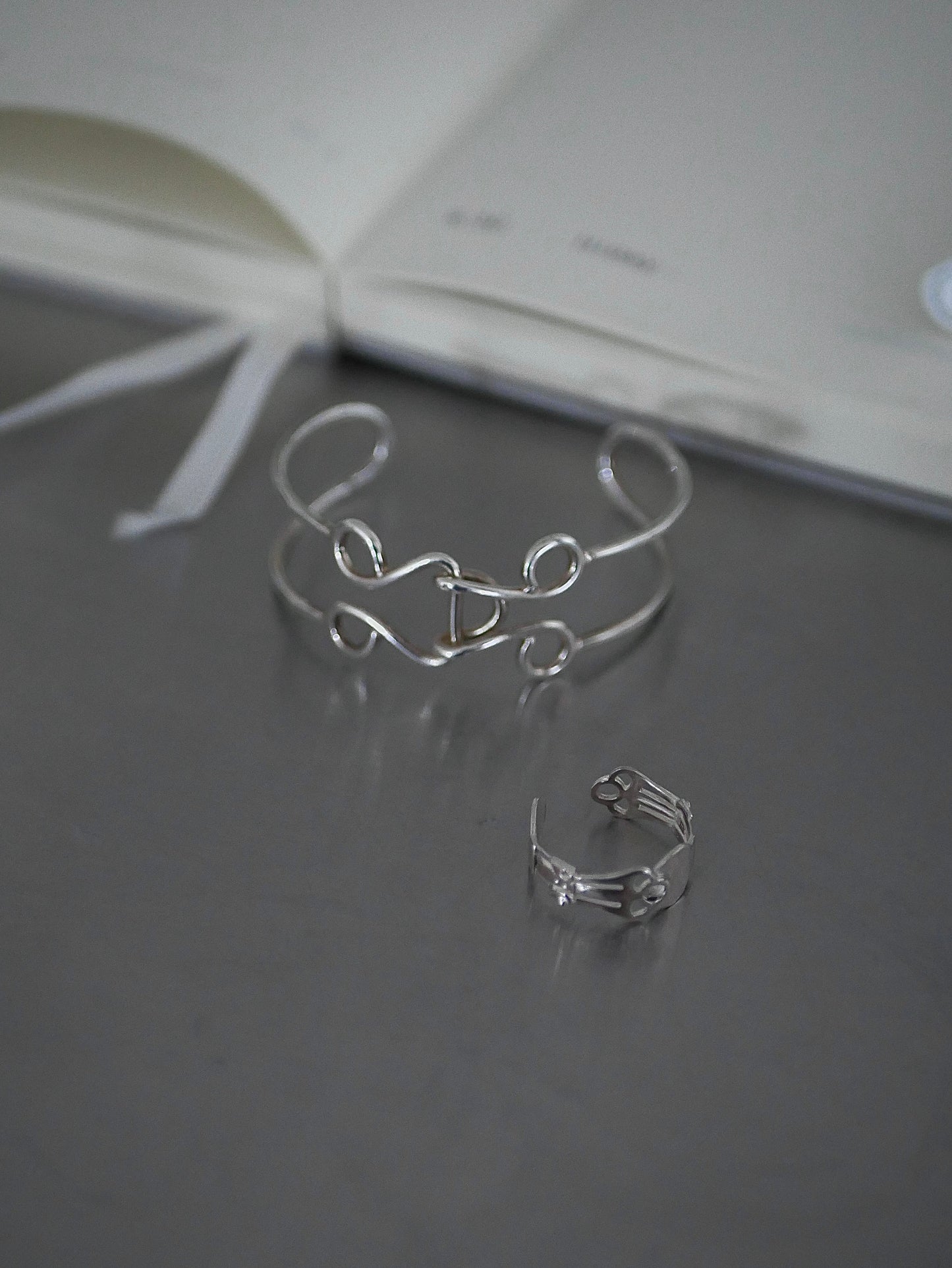 〔small article〕 Silver ear flat ring 「耳飾りの記憶」