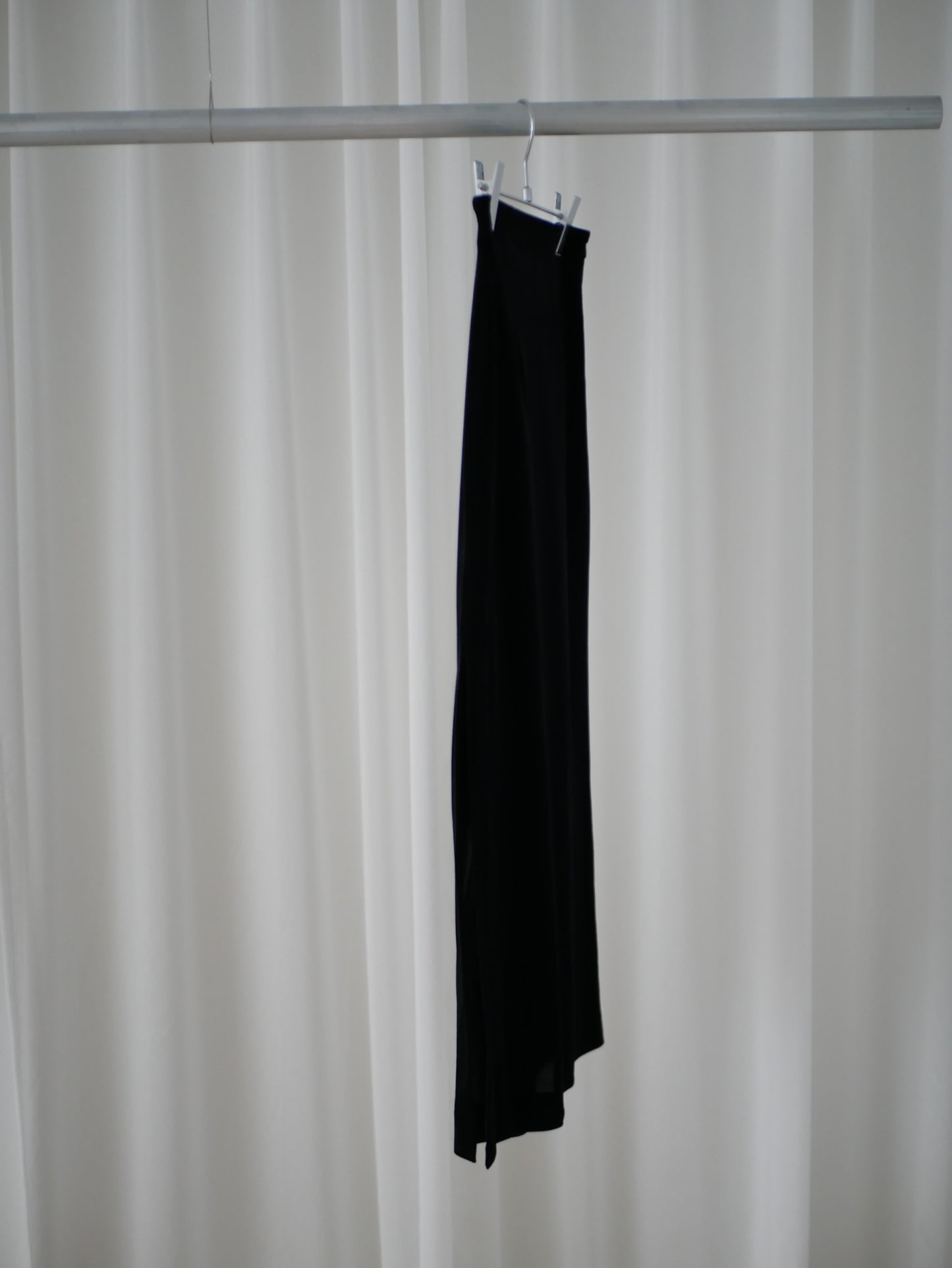 〔plain〕Sheer velour slit skirt