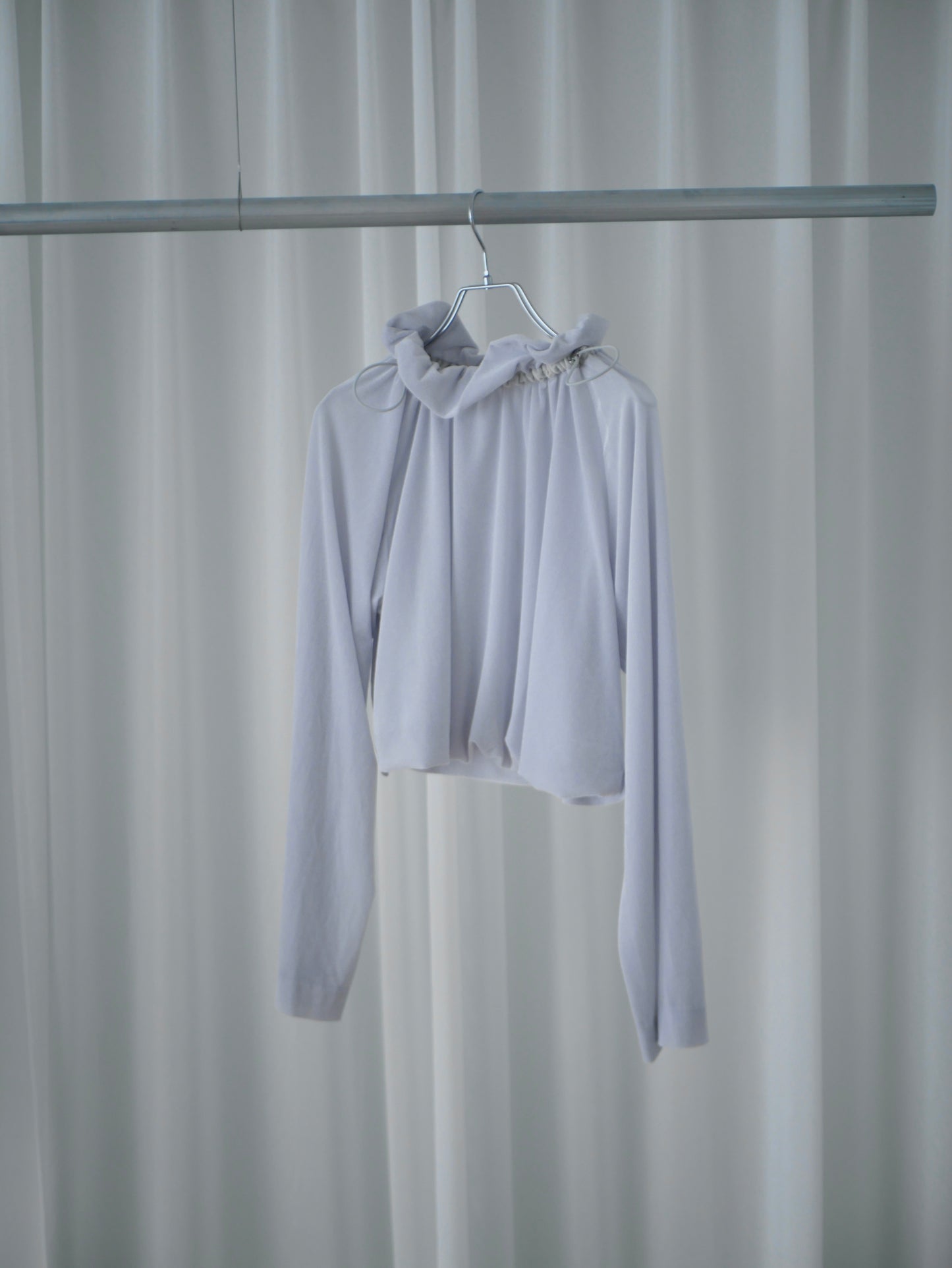 〔plain〕Sheer velour gather tops「とろみと透けで輪郭をぼかす」