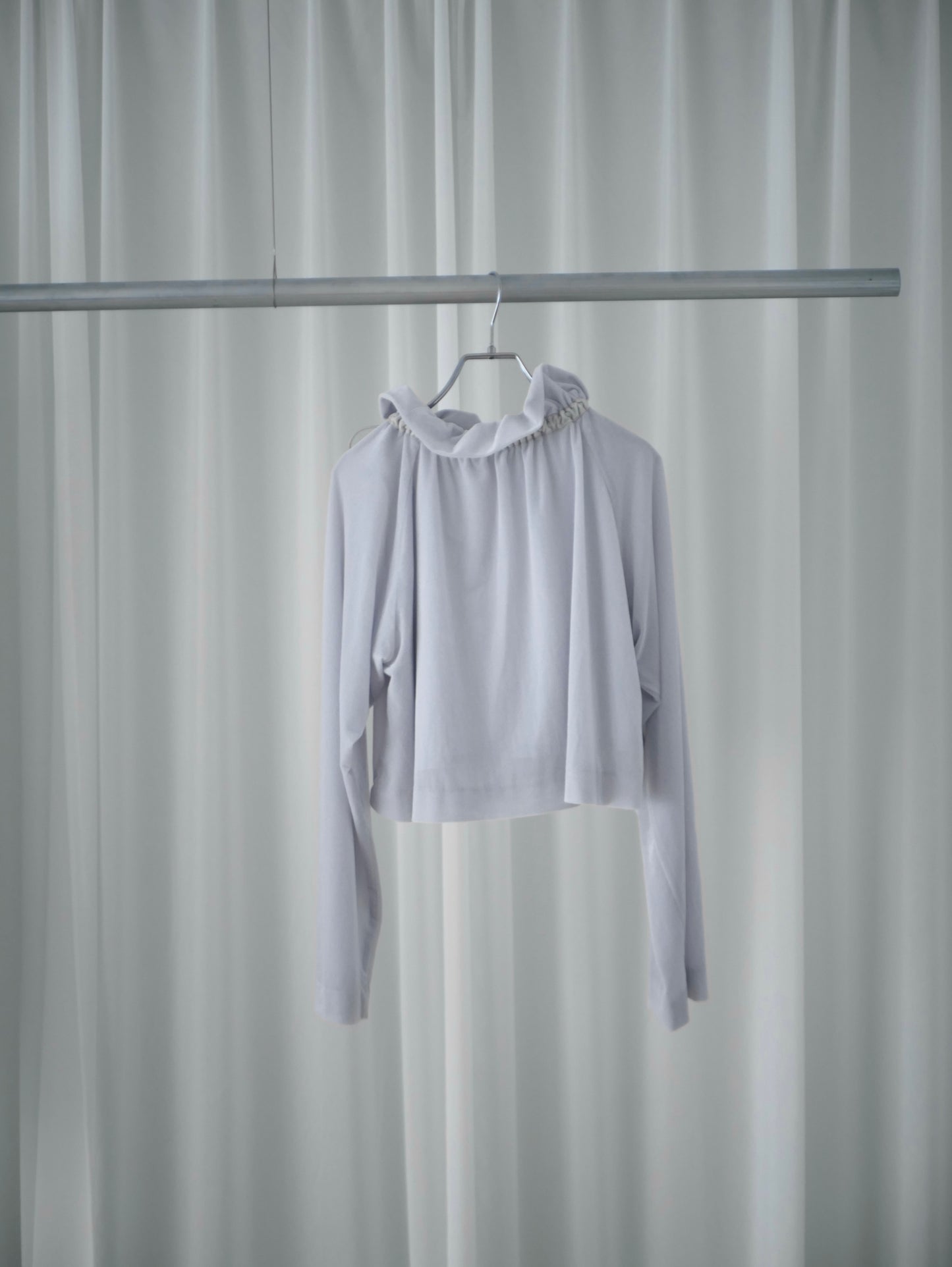 〔plain〕Sheer velour gather tops「とろみと透けで輪郭をぼかす」