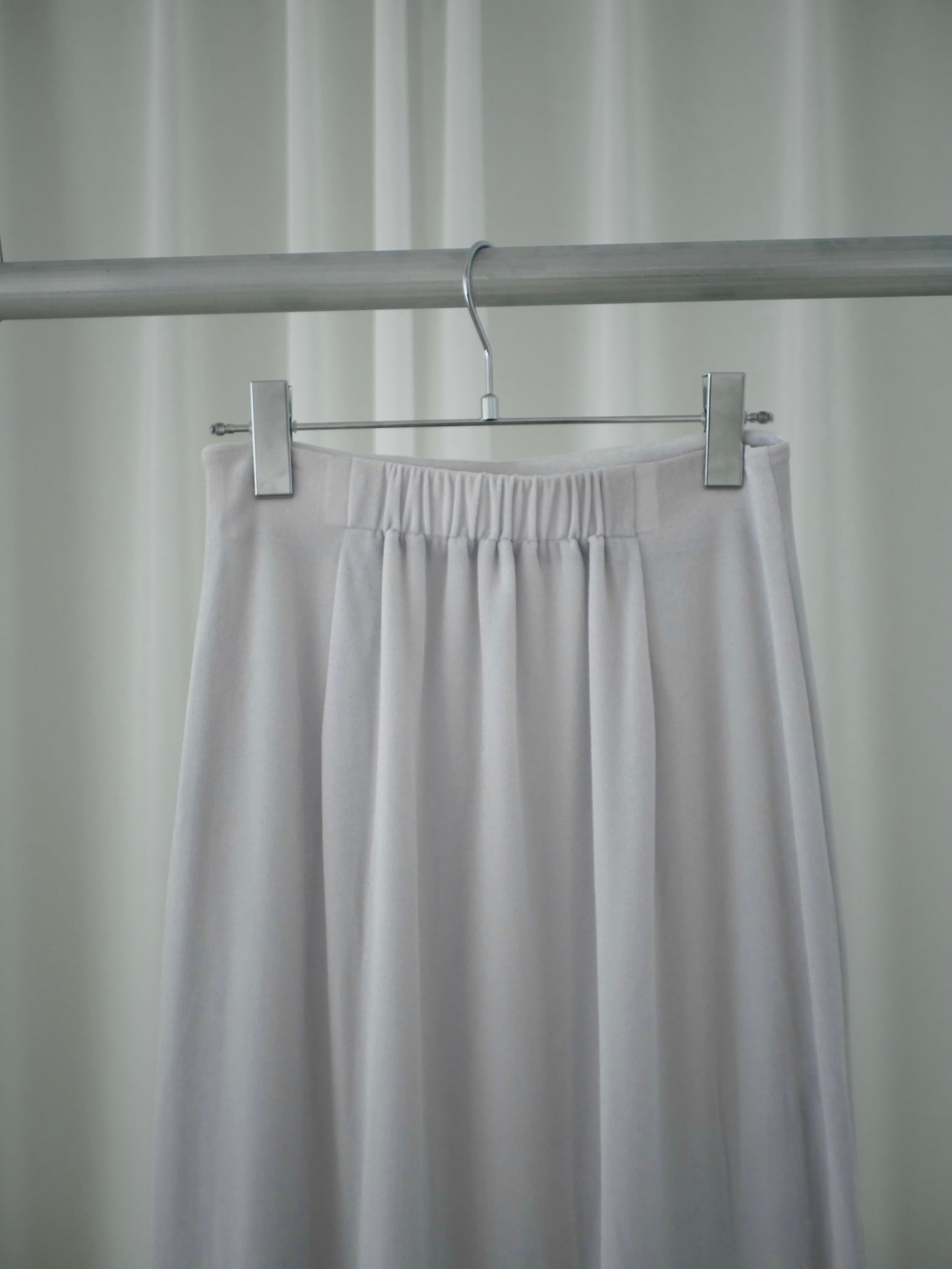 〔plain〕Sheer velour slit skirt