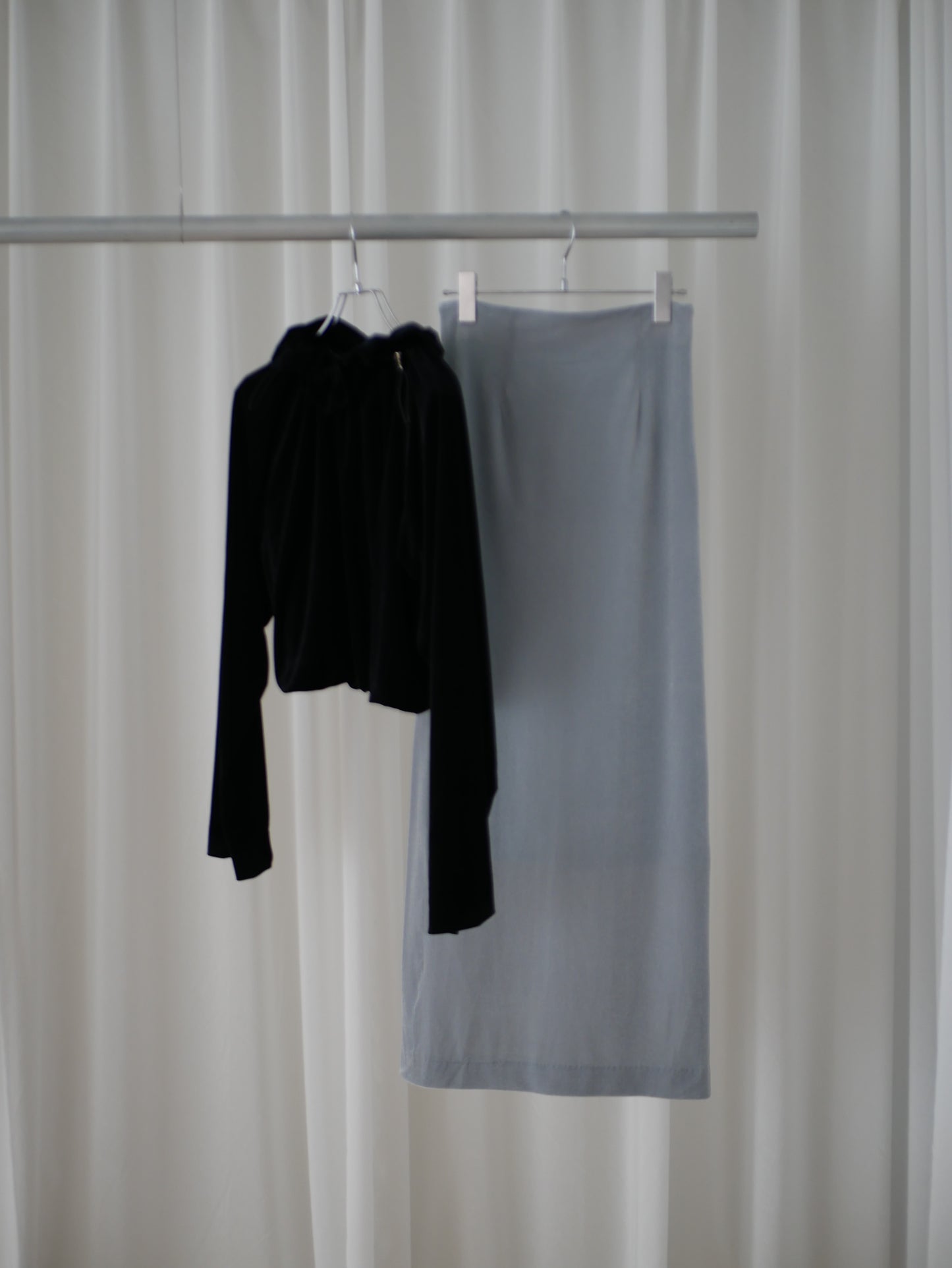 〔plain〕Sheer velour slit skirt