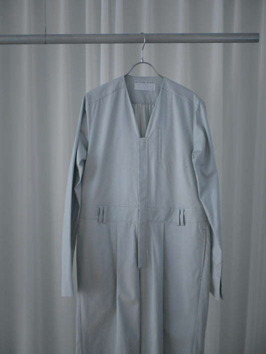 〔plain〕Plain V neck jump suits「働く服に自由な余白を」