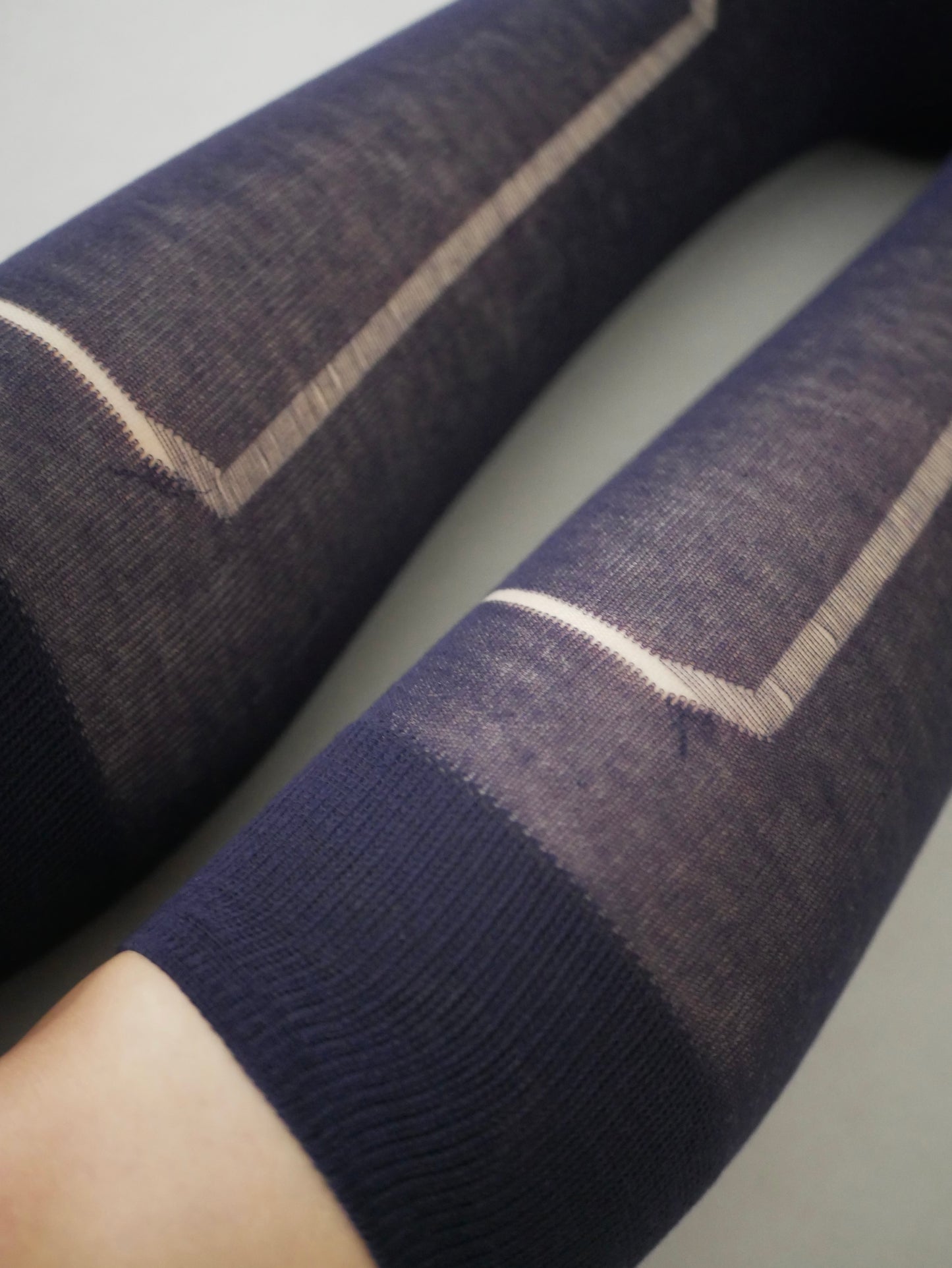 〔plain〕 Frame high socks