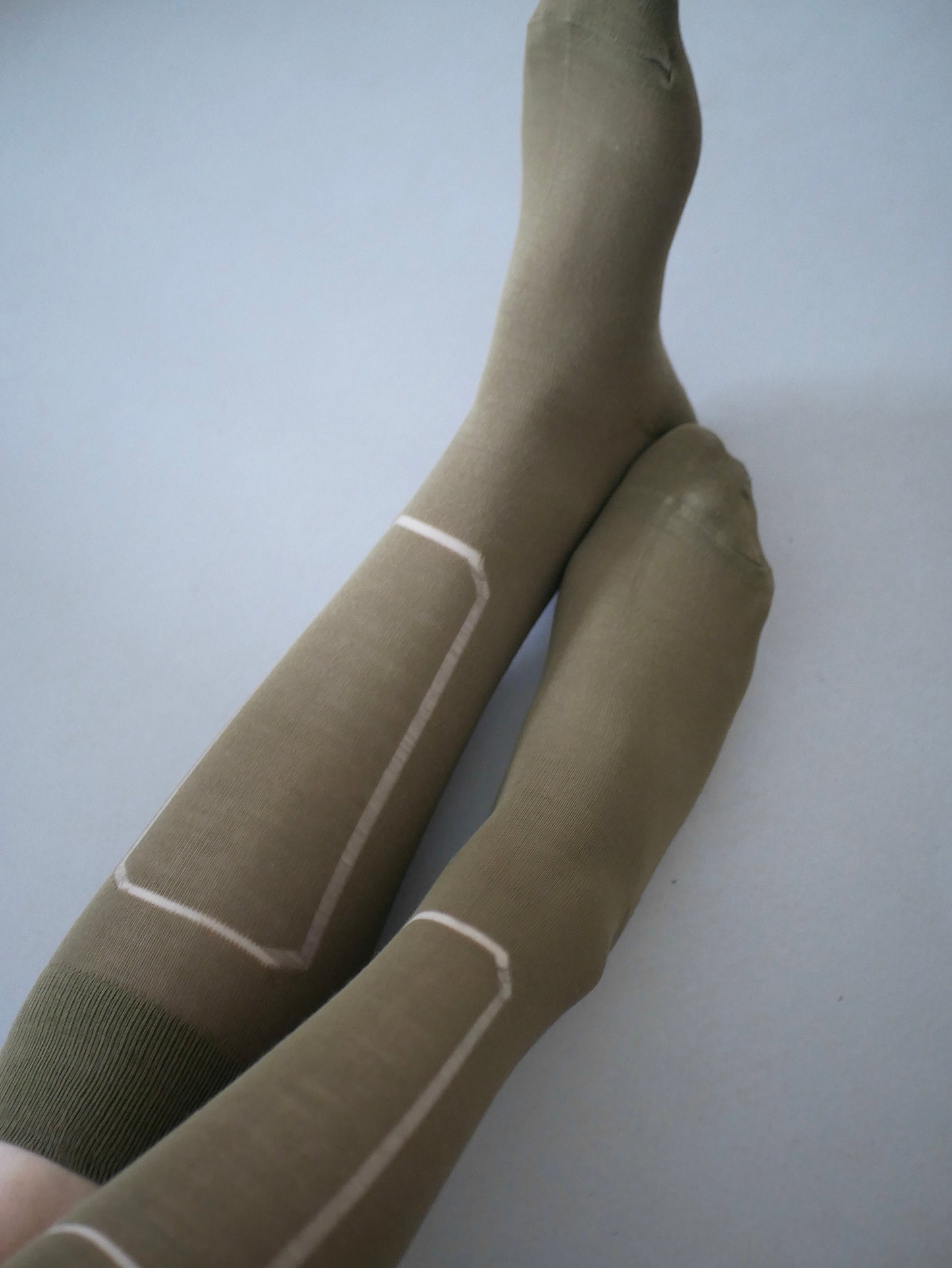 〔plain〕 Frame high socks
