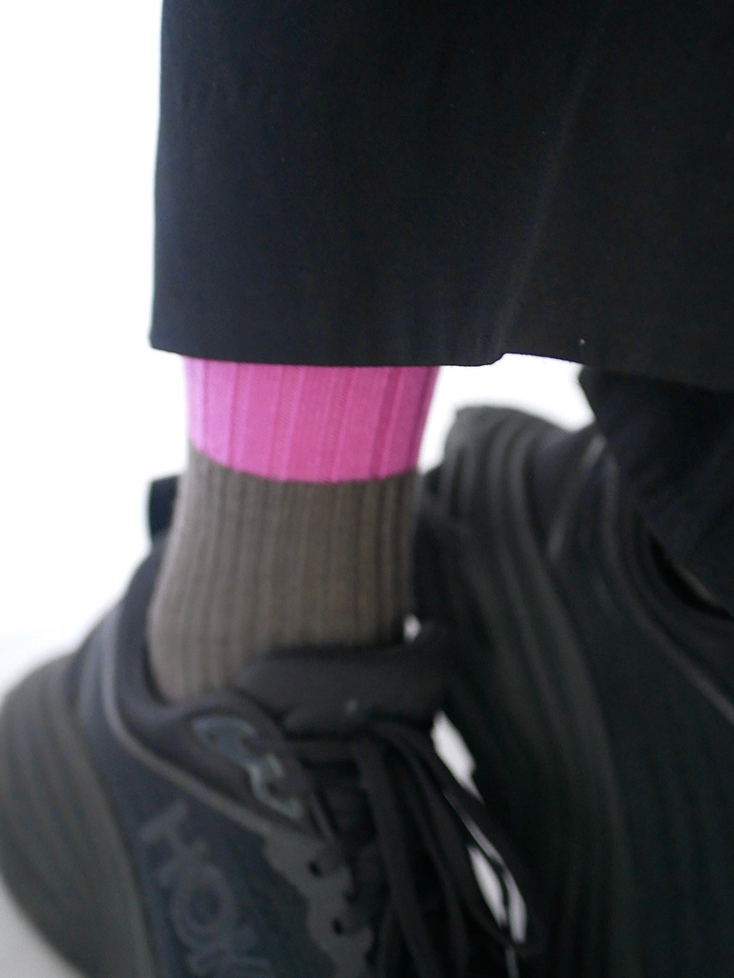 〔plain〕Two tone wool rib socks「色を忍ばせる、冬の足元」