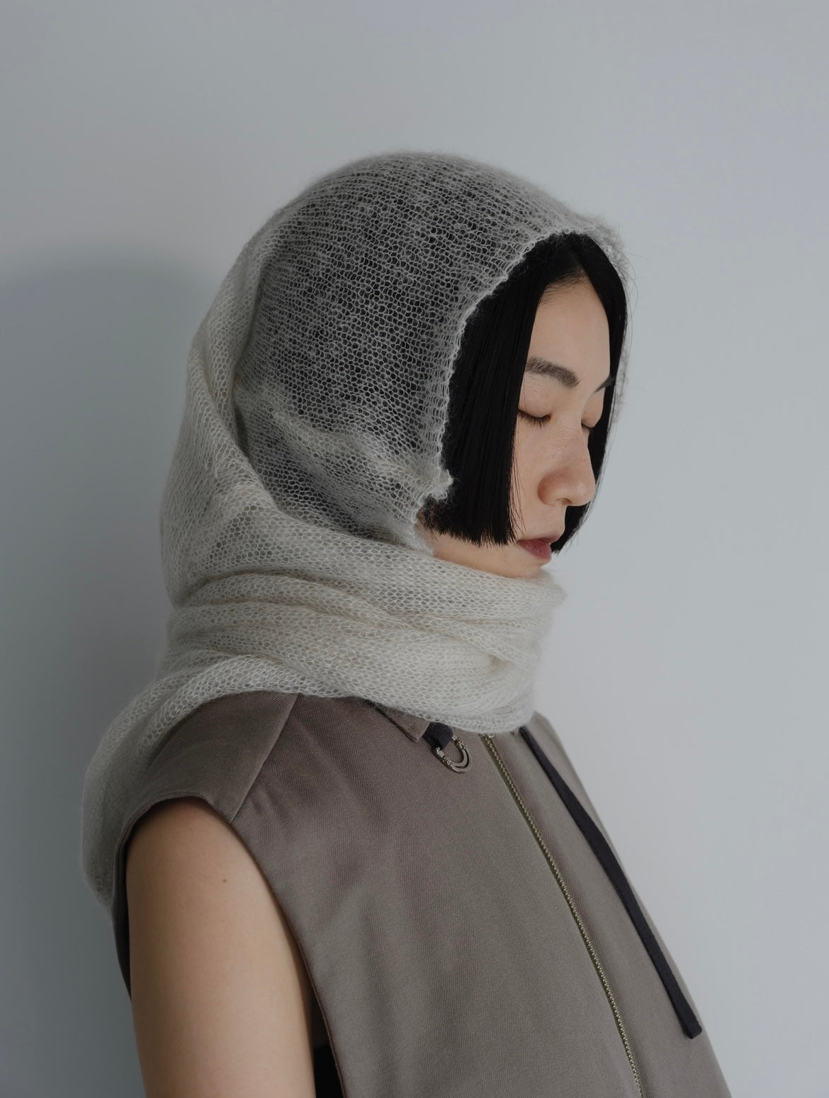 【Last one】〔plain〕 Slit inner vest
